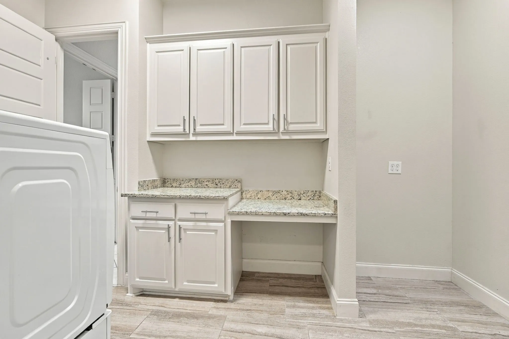 Single Family Residence For Sale in Ellis County , 5620 Limestone Lane, Midlothian, Texas 76065, 4 Bedroom, 3 Bathroom, 3 Garage spaces, 3,233 Sqft, built in 2017, mls#21387136, Real Estate Agent in Midlothian, Homes For Sale in Ellis county, Homes For Sale in Midlothian, Realtor in Midlothian Texas, Real Estate Brokerage Independent Realty Texas, Luminita Cordes Realtor