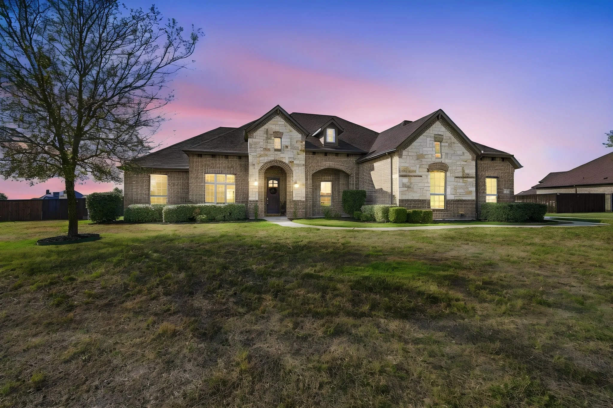 Single Family Residence For Sale in Ellis County , 5620 Limestone Lane, Midlothian, Texas 76065, 4 Bedroom, 3 Bathroom, 3 Garage spaces, 3,233 Sqft, built in 2017, mls#21387136, Real Estate Agent in Midlothian, Homes For Sale in Ellis county, Homes For Sale in Midlothian, Realtor in Midlothian Texas, Real Estate Brokerage Independent Realty Texas, Luminita Cordes Realtor
