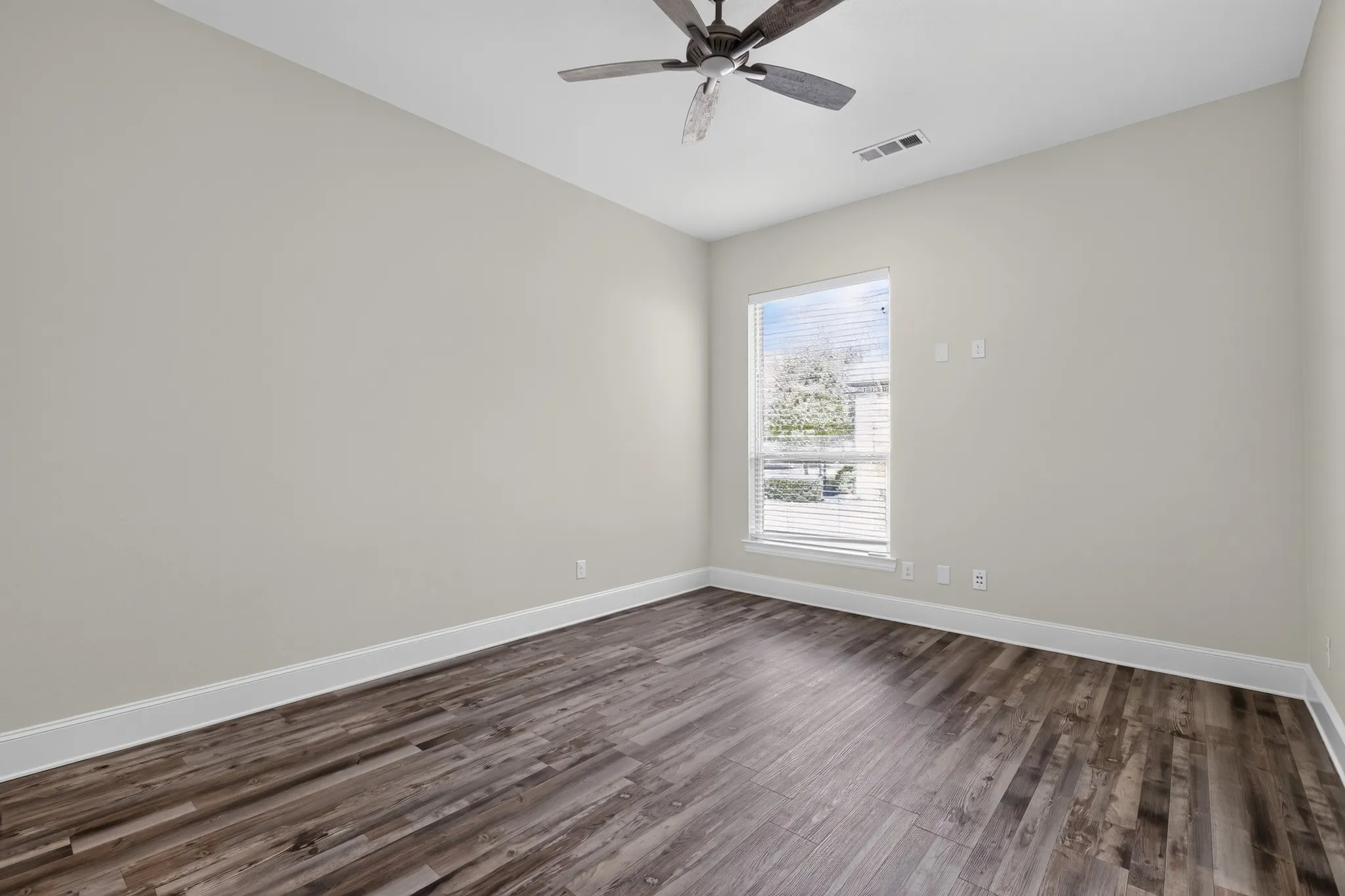 Single Family Residence For Rent in Denton County , 3131 Callander, The Colony, Texas 75056, 4 Bedroom, 6 Bathroom, 4 Garage spaces, 4,816 Sqft, built in 2014, mls#21387471, Real Estate Agent in The Colony, Homes For Rent in Denton county, Homes For Rent in The Colony, Realtor in The Colony Texas, Real Estate Brokerage Independent Realty Texas, Luminita Cordes Realtor