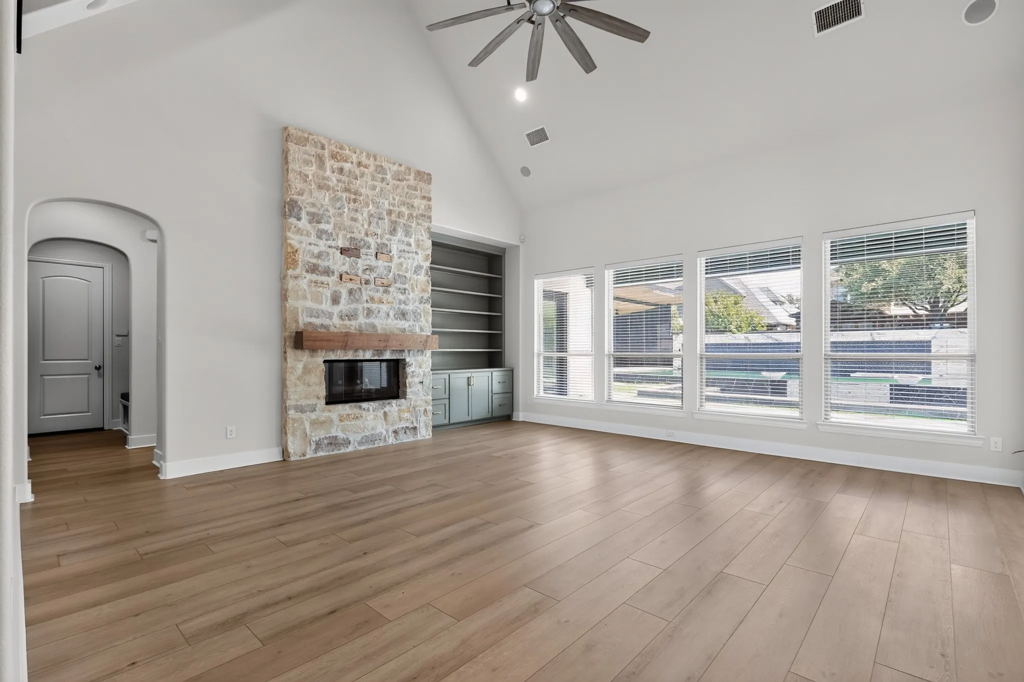 Single Family Residence For Rent in Denton County , 3131 Callander, The Colony, Texas 75056, 4 Bedroom, 6 Bathroom, 4 Garage spaces, 4,816 Sqft, built in 2014, mls#21387471, Real Estate Agent in The Colony, Homes For Rent in Denton county, Homes For Rent in The Colony, Realtor in The Colony Texas, Real Estate Brokerage Independent Realty Texas, Luminita Cordes Realtor