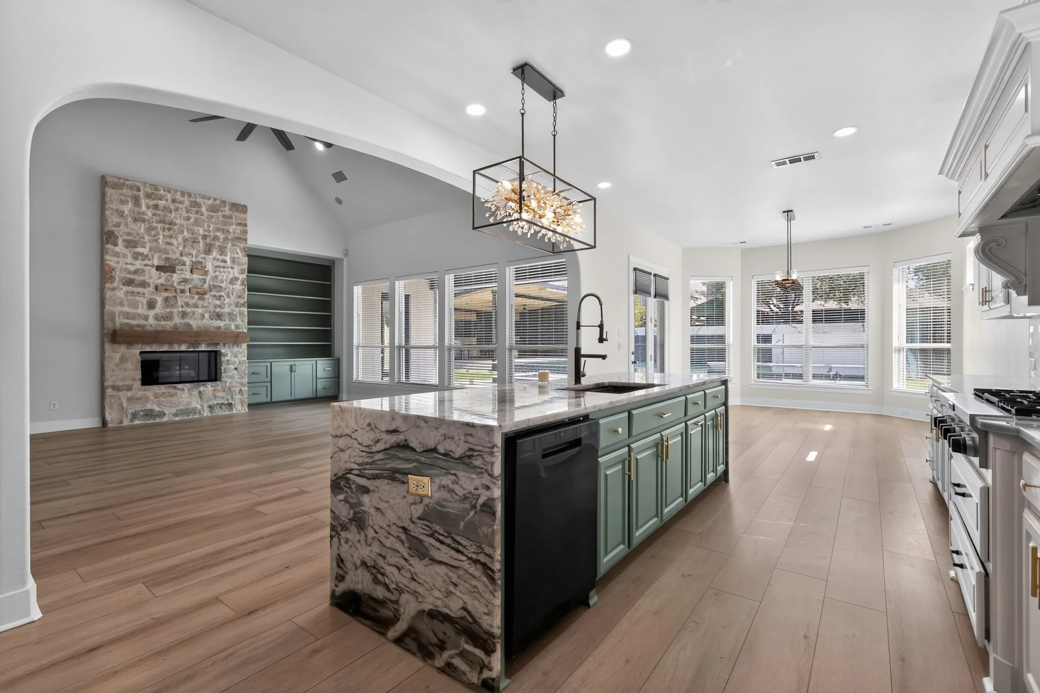 Single Family Residence For Rent in Denton County , 3131 Callander, The Colony, Texas 75056, 4 Bedroom, 6 Bathroom, 4 Garage spaces, 4,816 Sqft, built in 2014, mls#21387471, Real Estate Agent in The Colony, Homes For Rent in Denton county, Homes For Rent in The Colony, Realtor in The Colony Texas, Real Estate Brokerage Independent Realty Texas, Luminita Cordes Realtor