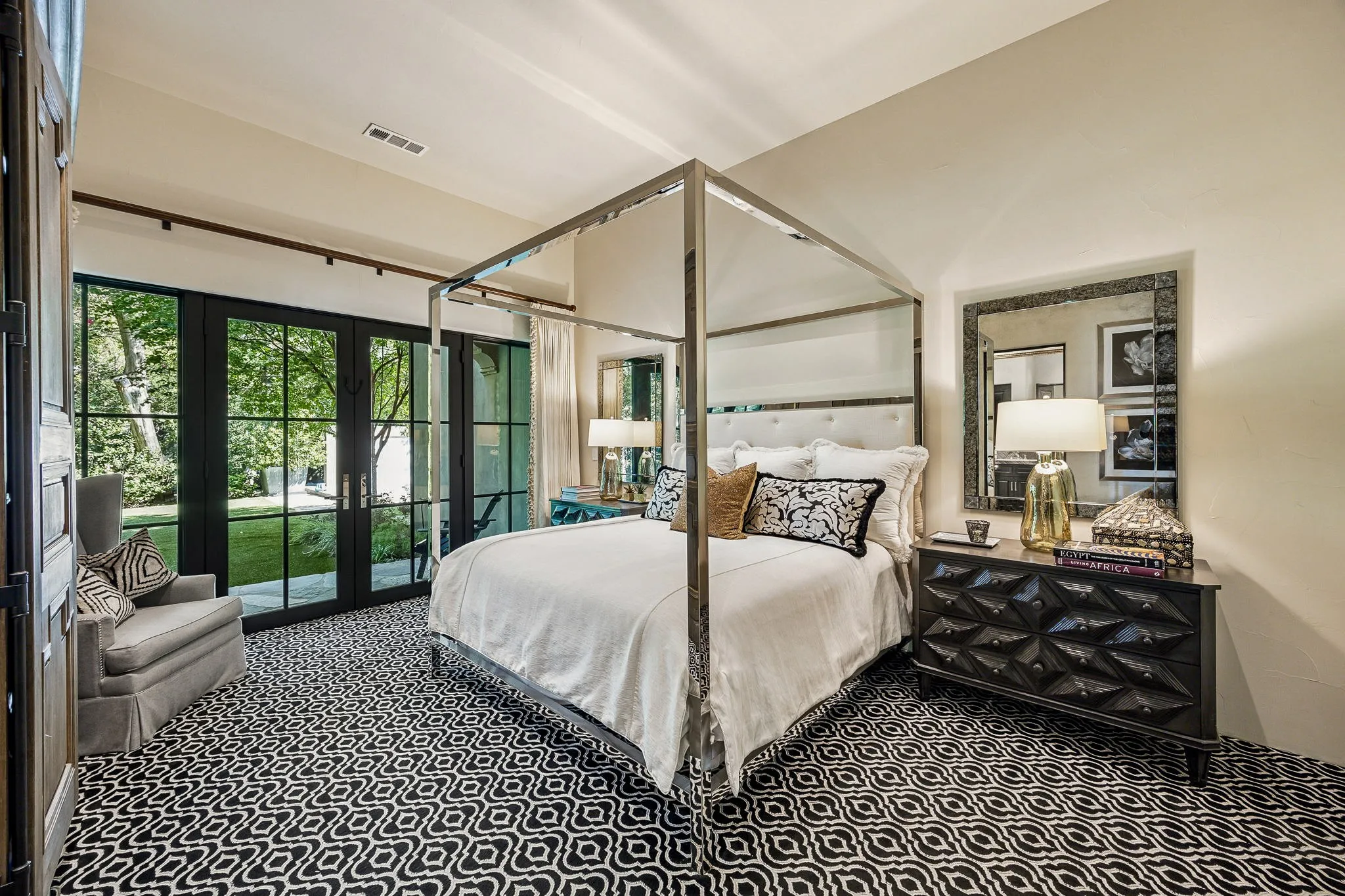 Single Family Residence For Sale in Dallas County , 6107 Northwood Road, Dallas, Texas 75225, 5 Bedroom, 6 Bathroom, 3 Garage spaces, 5,804 Sqft, built in 2018, mls#21385329, Real Estate Agent in Dallas, Homes For Sale in Dallas county, Homes For Sale in Dallas, Realtor in Dallas Texas, Real Estate Brokerage Independent Realty Texas, Luminita Cordes Realtor