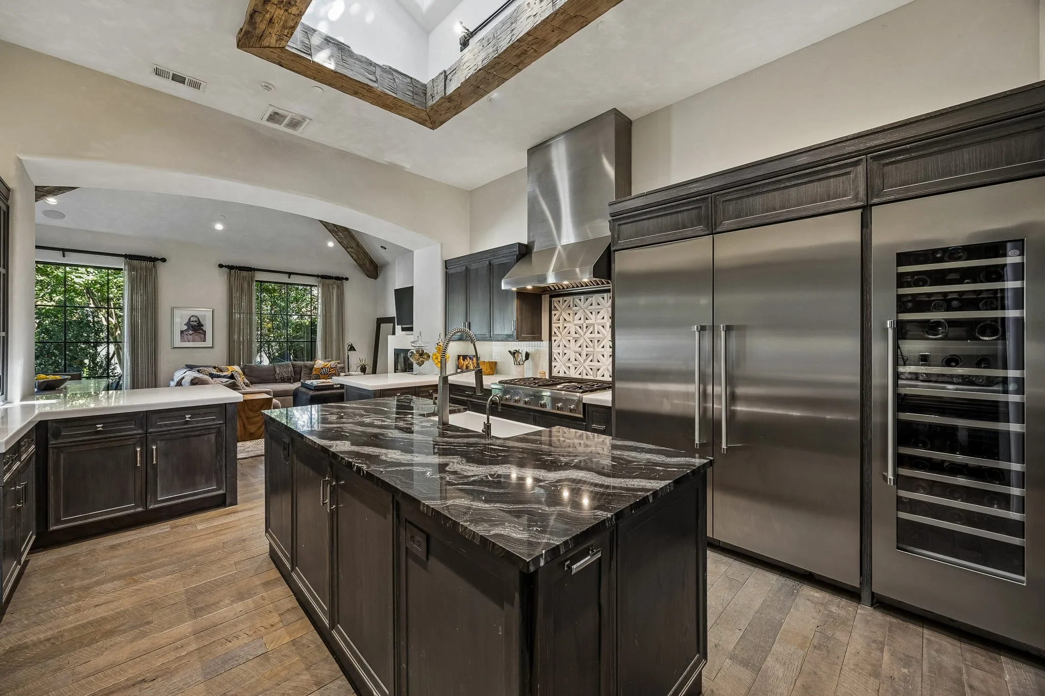 Single Family Residence For Sale in Dallas County , 6107 Northwood Road, Dallas, Texas 75225, 5 Bedroom, 6 Bathroom, 3 Garage spaces, 5,804 Sqft, built in 2018, mls#21385329, Real Estate Agent in Dallas, Homes For Sale in Dallas county, Homes For Sale in Dallas, Realtor in Dallas Texas, Real Estate Brokerage Independent Realty Texas, Luminita Cordes Realtor