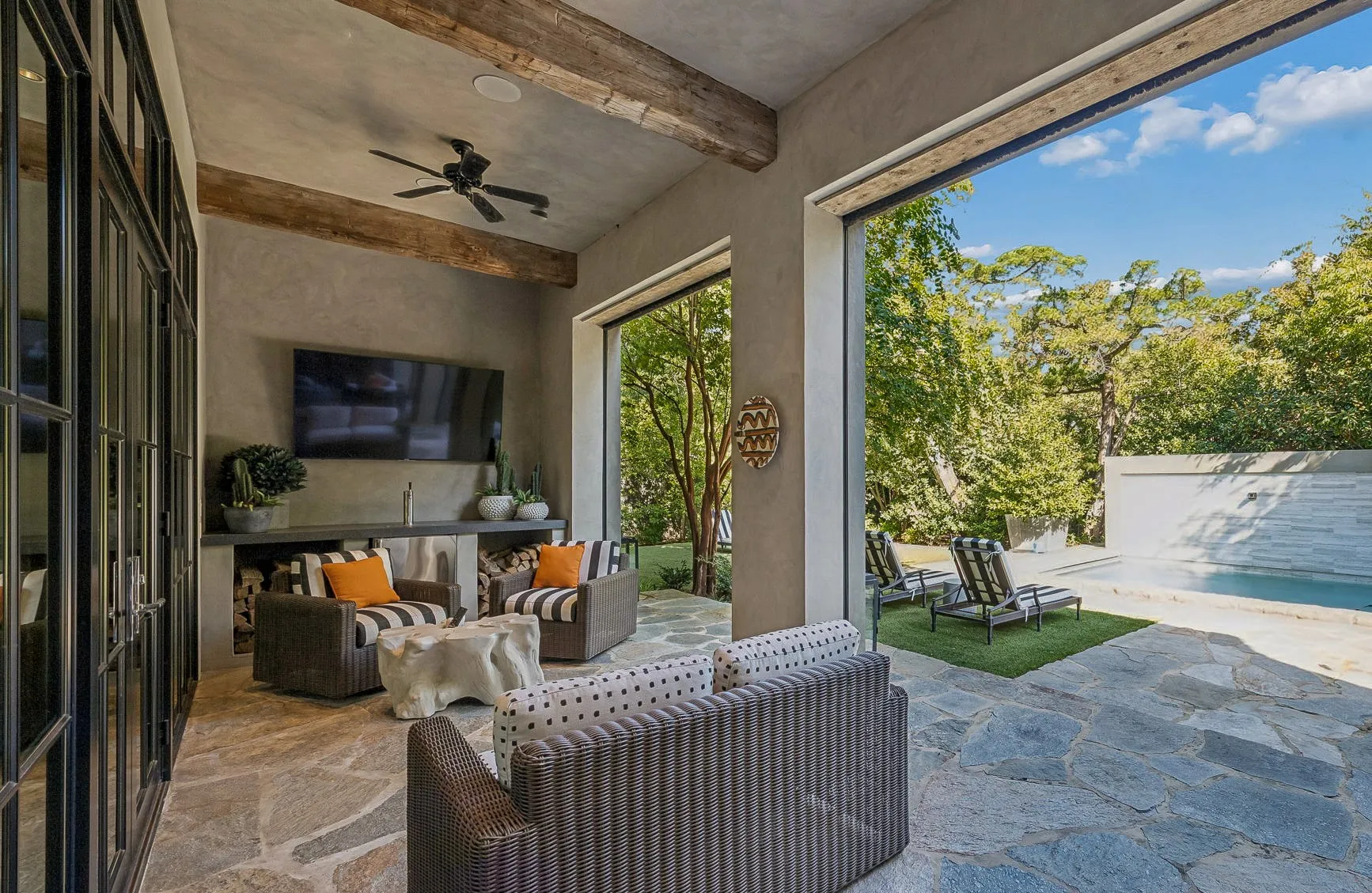 Single Family Residence For Sale in Dallas County , 6107 Northwood Road, Dallas, Texas 75225, 5 Bedroom, 6 Bathroom, 3 Garage spaces, 5,804 Sqft, built in 2018, mls#21385329, Real Estate Agent in Dallas, Homes For Sale in Dallas county, Homes For Sale in Dallas, Realtor in Dallas Texas, Real Estate Brokerage Independent Realty Texas, Luminita Cordes Realtor