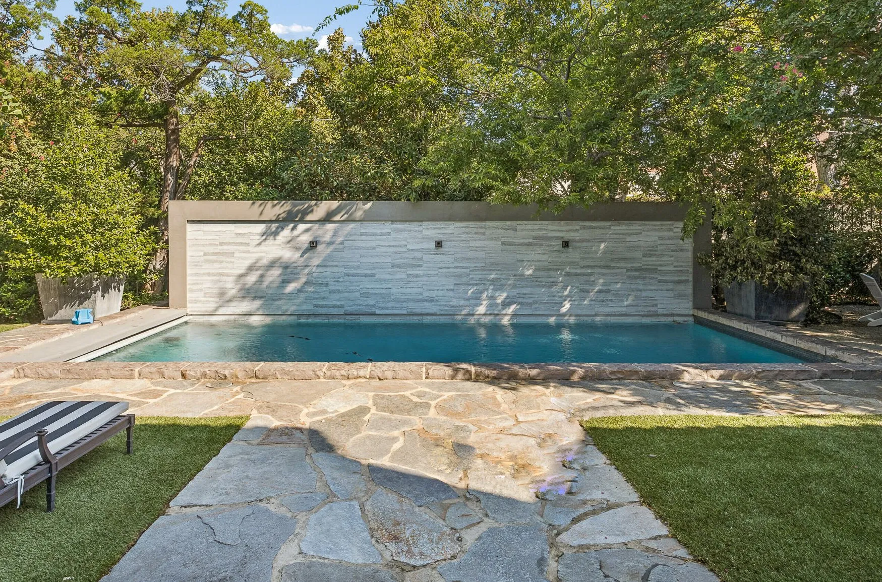 Single Family Residence For Sale in Dallas County , 6107 Northwood Road, Dallas, Texas 75225, 5 Bedroom, 6 Bathroom, 3 Garage spaces, 5,804 Sqft, built in 2018, mls#21385329, Real Estate Agent in Dallas, Homes For Sale in Dallas county, Homes For Sale in Dallas, Realtor in Dallas Texas, Real Estate Brokerage Independent Realty Texas, Luminita Cordes Realtor