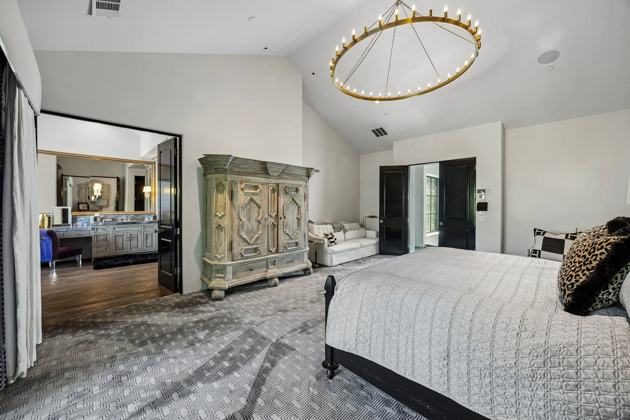 Single Family Residence For Sale in Dallas County , 6107 Northwood Road, Dallas, Texas 75225, 5 Bedroom, 6 Bathroom, 3 Garage spaces, 5,804 Sqft, built in 2018, mls#21385329, Real Estate Agent in Dallas, Homes For Sale in Dallas county, Homes For Sale in Dallas, Realtor in Dallas Texas, Real Estate Brokerage Independent Realty Texas, Luminita Cordes Realtor