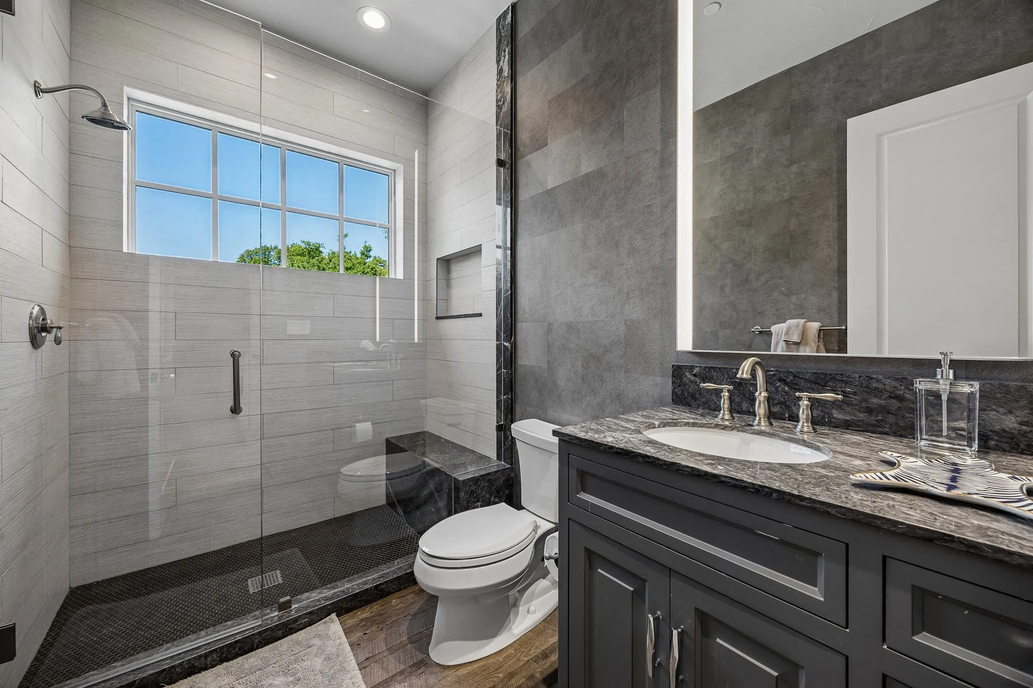 Single Family Residence For Sale in Dallas County , 6107 Northwood Road, Dallas, Texas 75225, 5 Bedroom, 6 Bathroom, 3 Garage spaces, 5,804 Sqft, built in 2018, mls#21385329, Real Estate Agent in Dallas, Homes For Sale in Dallas county, Homes For Sale in Dallas, Realtor in Dallas Texas, Real Estate Brokerage Independent Realty Texas, Luminita Cordes Realtor