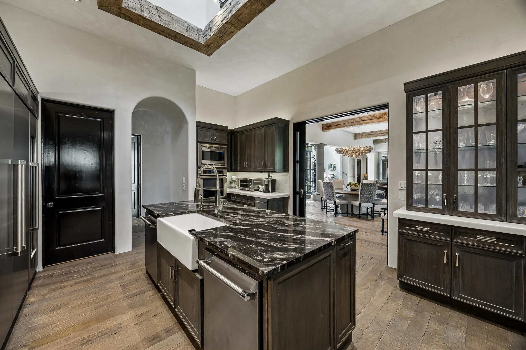 Single Family Residence For Sale in Dallas County , 6107 Northwood Road, Dallas, Texas 75225, 5 Bedroom, 6 Bathroom, 3 Garage spaces, 5,804 Sqft, built in 2018, mls#21385329, Real Estate Agent in Dallas, Homes For Sale in Dallas county, Homes For Sale in Dallas, Realtor in Dallas Texas, Real Estate Brokerage Independent Realty Texas, Luminita Cordes Realtor