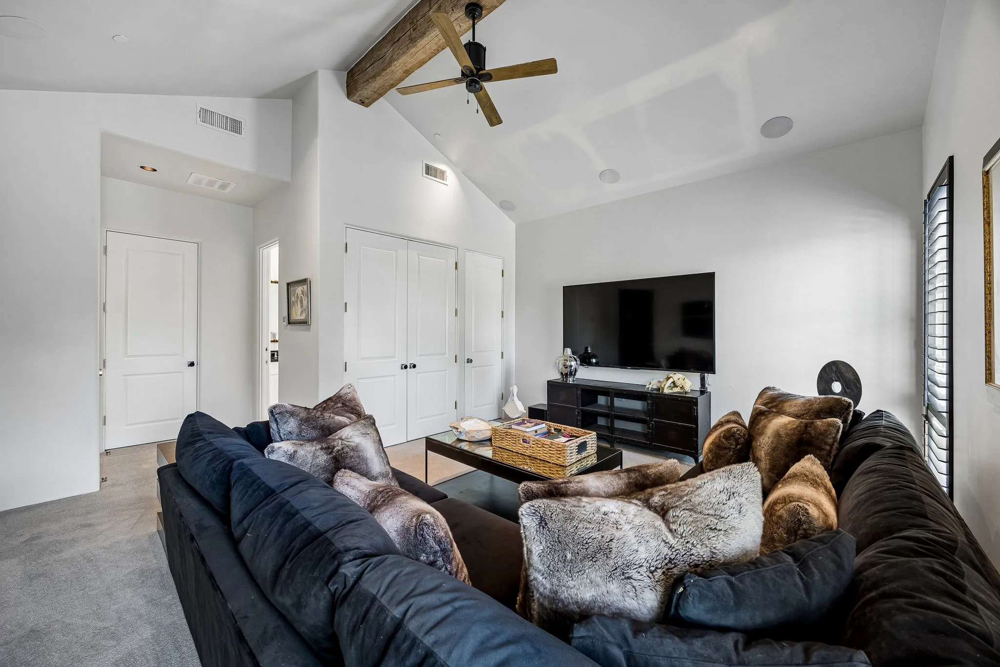 Single Family Residence For Sale in Dallas County , 6107 Northwood Road, Dallas, Texas 75225, 5 Bedroom, 6 Bathroom, 3 Garage spaces, 5,804 Sqft, built in 2018, mls#21385329, Real Estate Agent in Dallas, Homes For Sale in Dallas county, Homes For Sale in Dallas, Realtor in Dallas Texas, Real Estate Brokerage Independent Realty Texas, Luminita Cordes Realtor