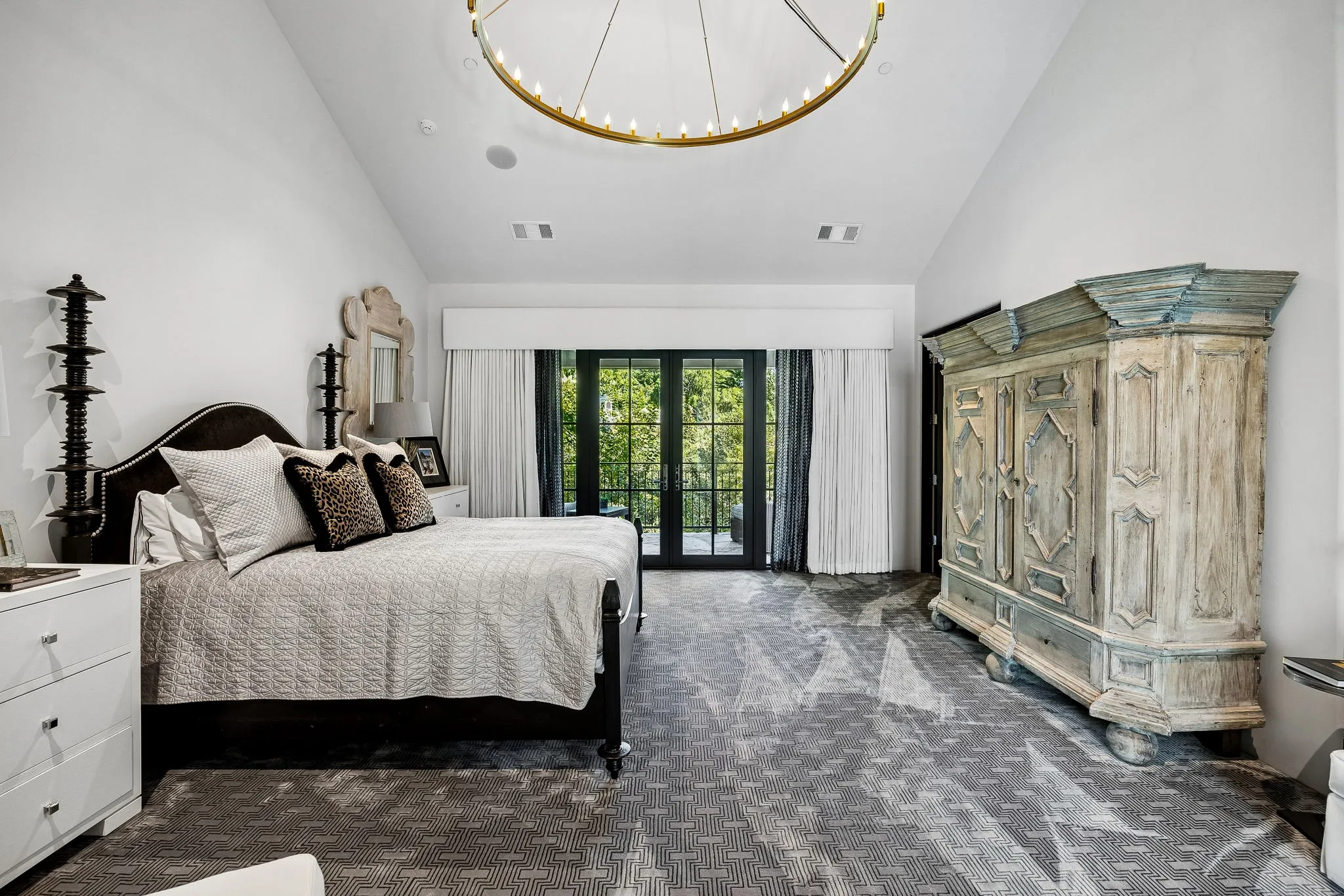 Single Family Residence For Sale in Dallas County , 6107 Northwood Road, Dallas, Texas 75225, 5 Bedroom, 6 Bathroom, 3 Garage spaces, 5,804 Sqft, built in 2018, mls#21385329, Real Estate Agent in Dallas, Homes For Sale in Dallas county, Homes For Sale in Dallas, Realtor in Dallas Texas, Real Estate Brokerage Independent Realty Texas, Luminita Cordes Realtor