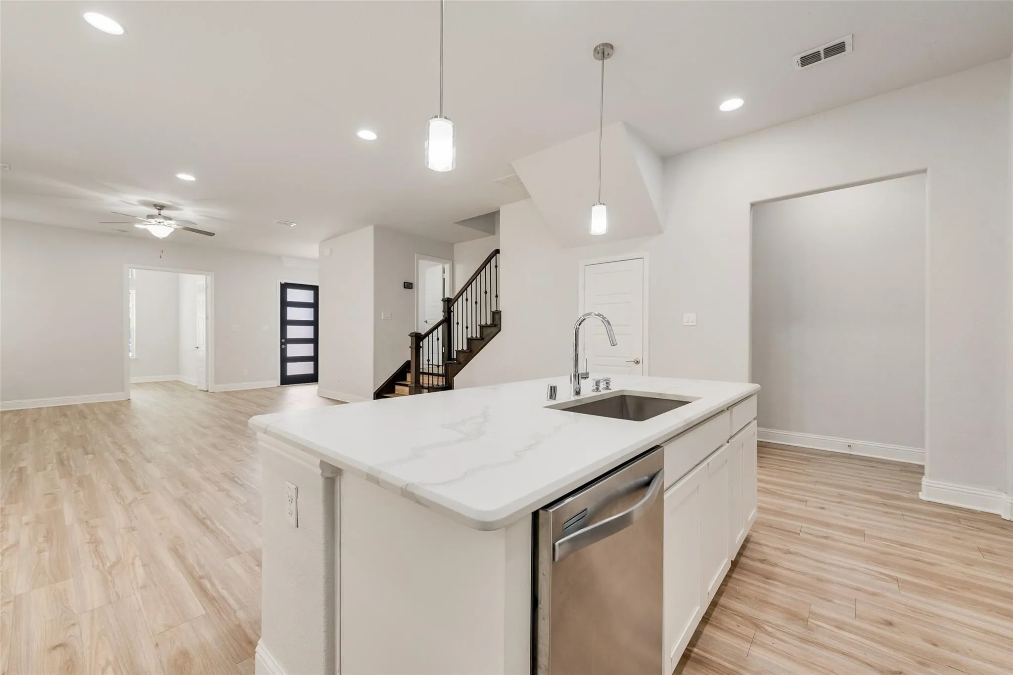 Single Family Residence For Rent in Collin County , 628 Ansley Way, Allen, Texas 75013, 3 Bedroom, 3 Bathroom, 2 Garage spaces, 2,456 Sqft, built in 2017, mls#21386344, Real Estate Agent in Allen, Homes For Rent in Collin county, Homes For Rent in Allen, Realtor in Allen Texas, Real Estate Brokerage Independent Realty Texas, Luminita Cordes Realtor