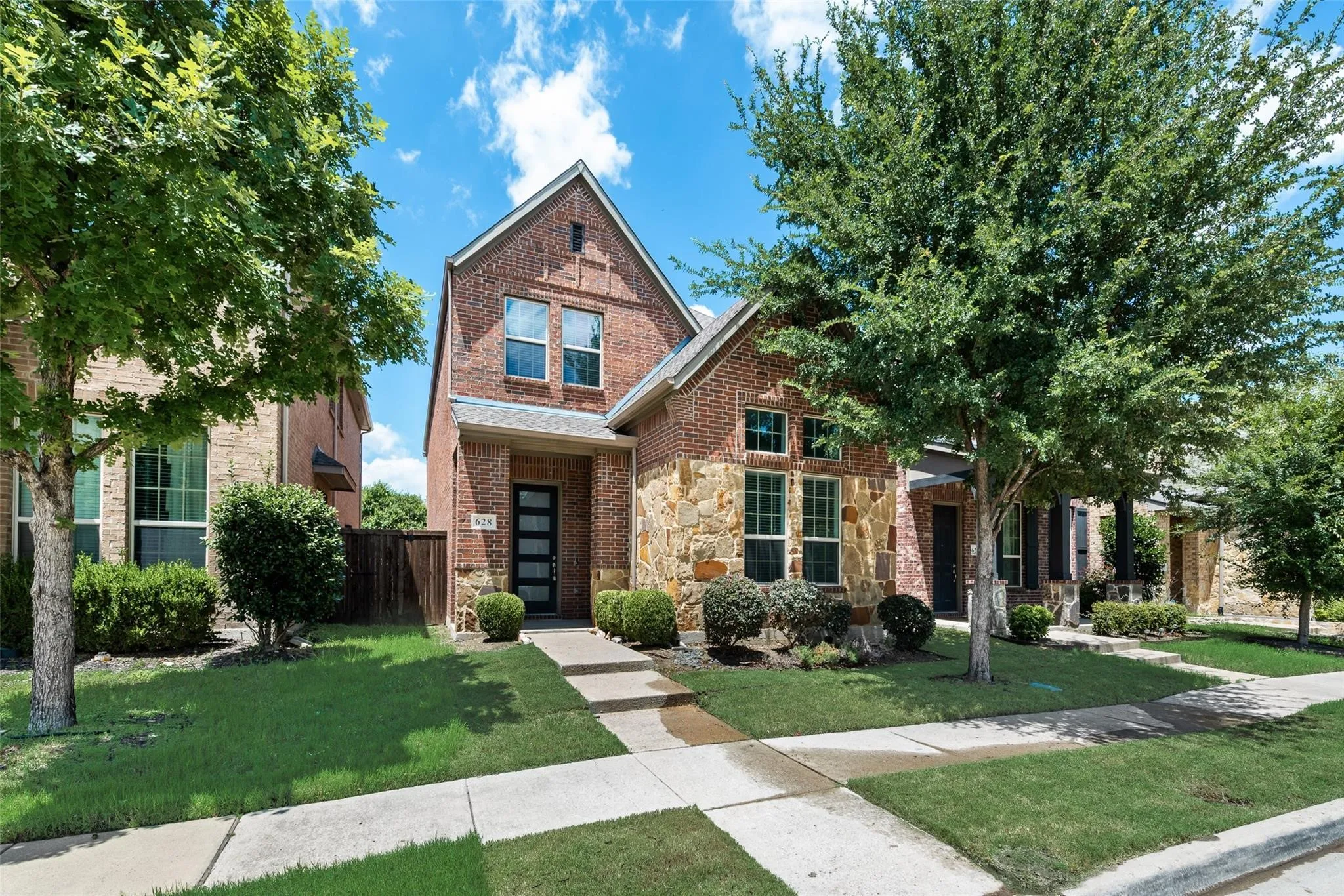 Single Family Residence For Rent in Collin County , 628 Ansley Way, Allen, Texas 75013, 3 Bedroom, 3 Bathroom, 2 Garage spaces, 2,456 Sqft, built in 2017, mls#21386344, Real Estate Agent in Allen, Homes For Rent in Collin county, Homes For Rent in Allen, Realtor in Allen Texas, Real Estate Brokerage Independent Realty Texas, Luminita Cordes Realtor