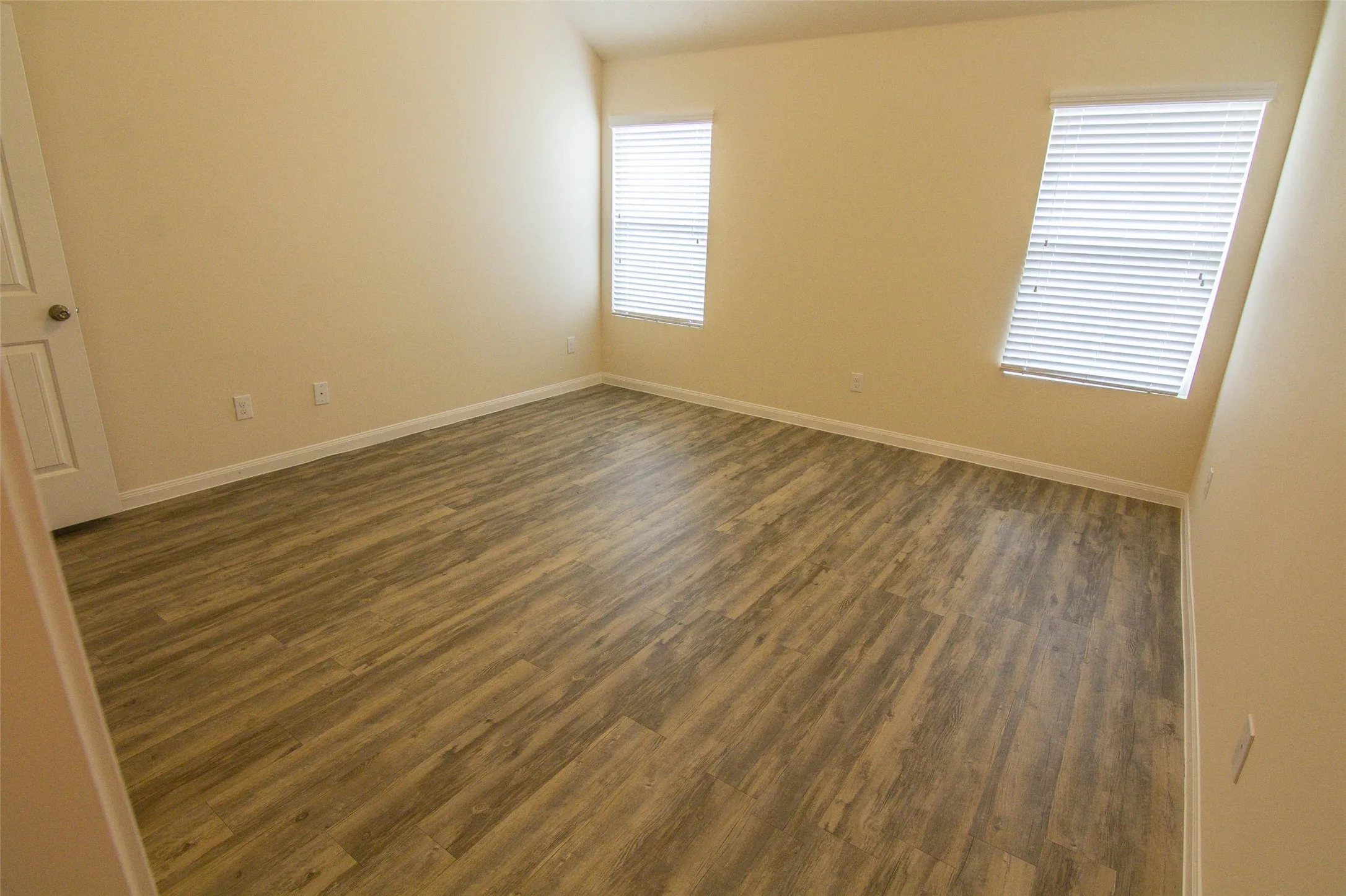Single Family Residence For Rent in Tarrant County , 4001 Bonita Springs Drive, Fort Worth, Texas 76123, 3 Bedroom, 2 Bathroom, 2 Garage spaces, 1,398 Sqft, built in 2015, mls#21387480, Real Estate Agent in Fort Worth, Homes For Rent in Tarrant county, Homes For Rent in Fort Worth, Realtor in Fort Worth Texas, Real Estate Brokerage Independent Realty Texas, Luminita Cordes Realtor