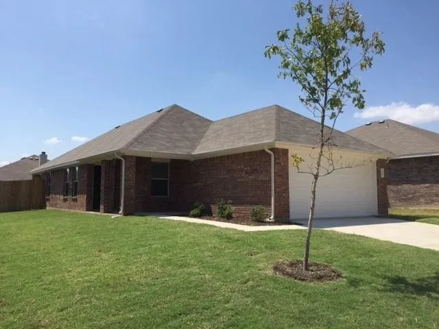 Single Family Residence For Rent in Tarrant County , 4001 Bonita Springs Drive, Fort Worth, Texas 76123, 3 Bedroom, 2 Bathroom, 2 Garage spaces, 1,398 Sqft, built in 2015, mls#21387480, Real Estate Agent in Fort Worth, Homes For Rent in Tarrant county, Homes For Rent in Fort Worth, Realtor in Fort Worth Texas, Real Estate Brokerage Independent Realty Texas, Luminita Cordes Realtor
