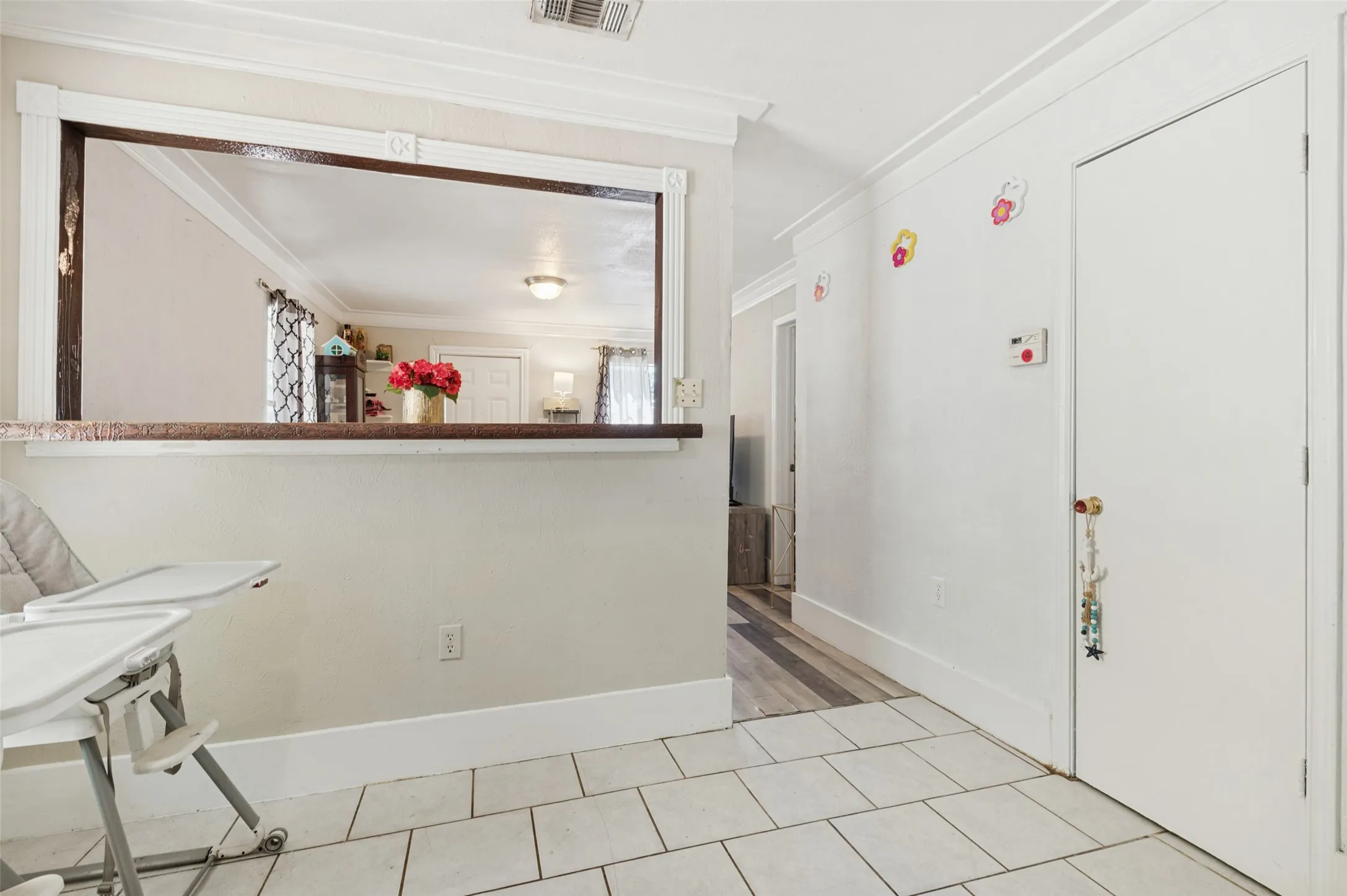 Single Family Residence For Sale in Dallas County , 2421 Boyd Street, Dallas, Texas 75224, 3 Bedroom, 1 Bathroom, Garage spaces, 850 Sqft, built in 1951, mls#21379158, Real Estate Agent in Dallas, Homes For Sale in Dallas county, Homes For Sale in Dallas, Realtor in Dallas Texas, Real Estate Brokerage Independent Realty Texas, Luminita Cordes Realtor