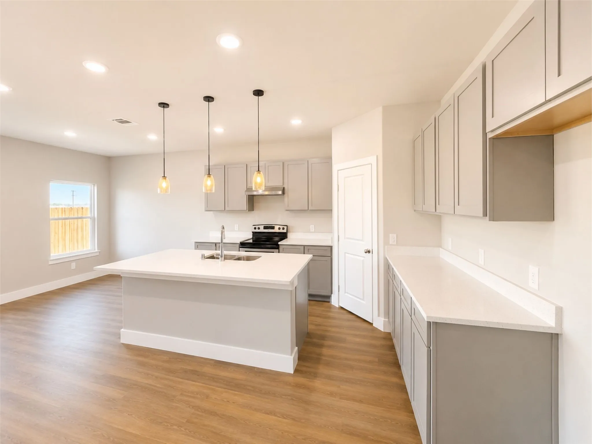 Single Family Residence For Rent in Hunt County , 340 Mercy Street, Greenville, Texas 75401, 4 Bedroom, 3 Bathroom, 2 Garage spaces, 1,720 Sqft, built in 2026, mls#21387494, Real Estate Agent in Greenville, Homes For Rent in Hunt county, Homes For Rent in Greenville, Realtor in Greenville Texas, Real Estate Brokerage Independent Realty Texas, Luminita Cordes Realtor