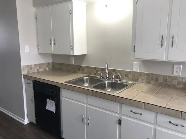 Single Family Residence For Rent in Dallas County , 3110 Leanne Street, Rowlett, Texas 75088, 3 Bedroom, 2 Bathroom, 1 Garage spaces, 1,024 Sqft, built in 1973, mls#21387256, Real Estate Agent in Rowlett, Homes For Rent in Dallas county, Homes For Rent in Rowlett, Realtor in Rowlett Texas, Real Estate Brokerage Independent Realty Texas, Luminita Cordes Realtor