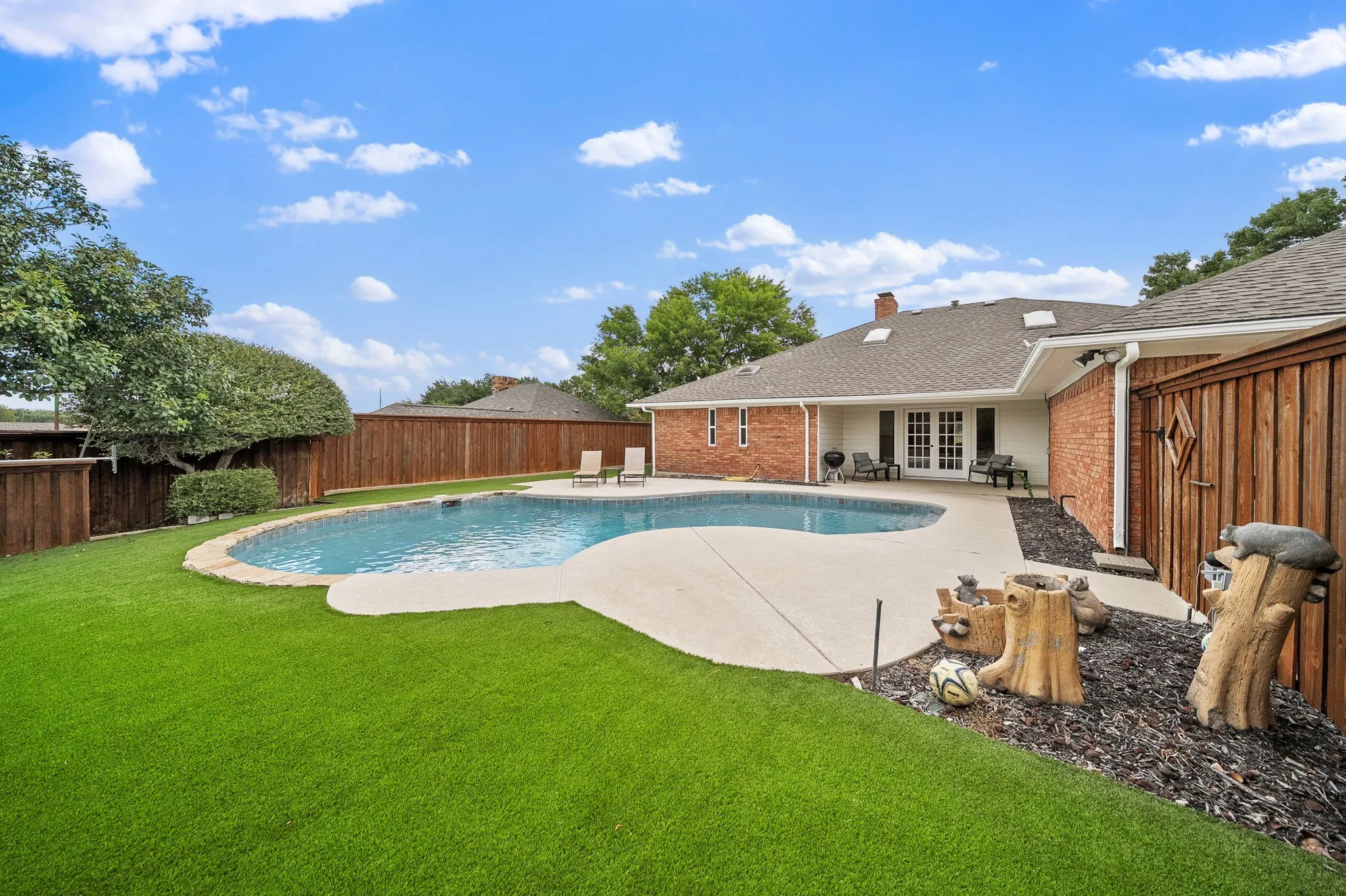 Single Family Residence For Sale in Dallas County , 2805 Colleen Drive, Garland, Texas 75043, 4 Bedroom, 3 Bathroom, 2 Garage spaces, 2,592 Sqft, built in 1981, mls#21382249, Real Estate Agent in Garland, Homes For Sale in Dallas county, Homes For Sale in Garland, Realtor in Garland Texas, Real Estate Brokerage Independent Realty Texas, Luminita Cordes Realtor