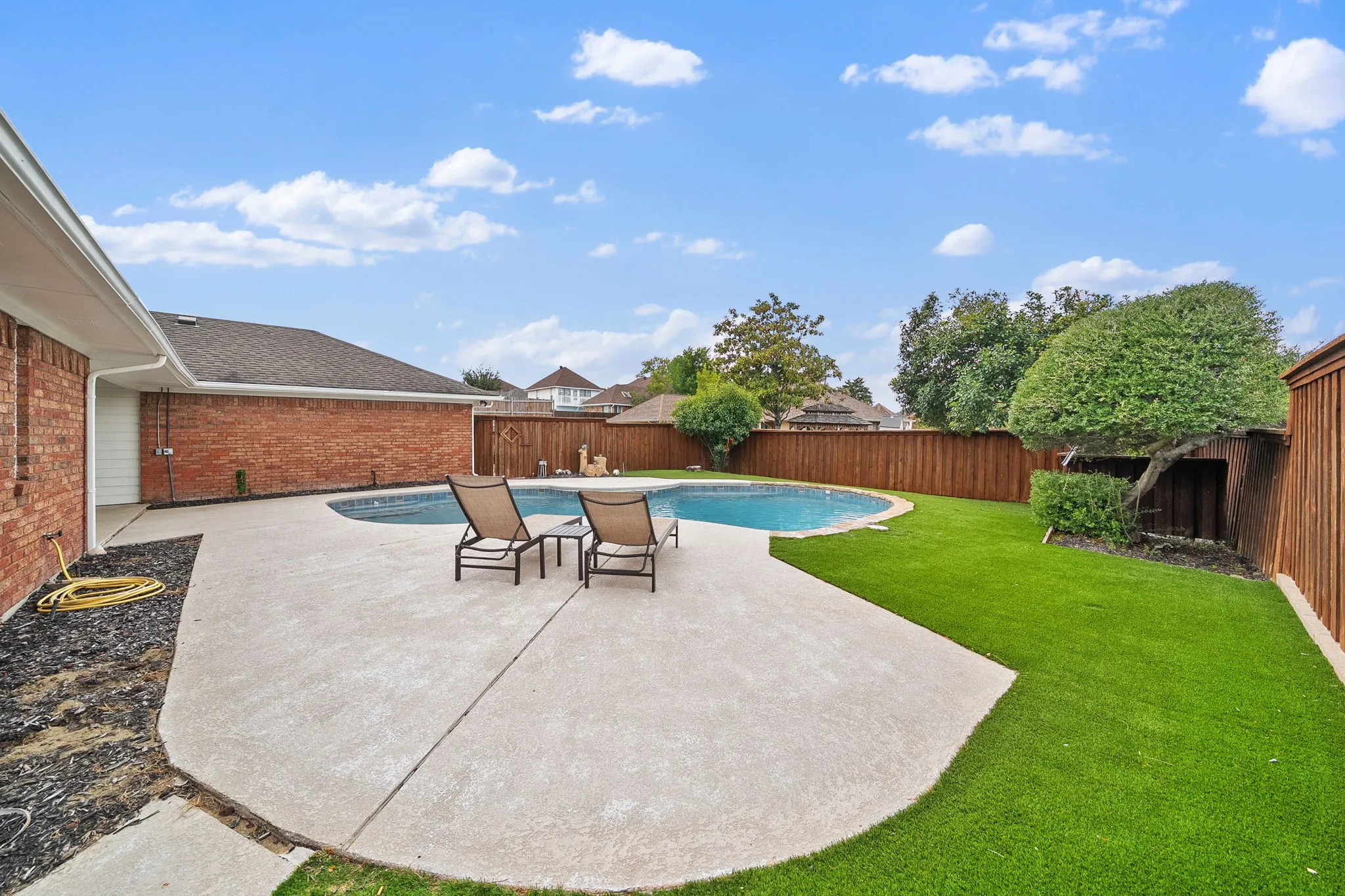 Single Family Residence For Sale in Dallas County , 2805 Colleen Drive, Garland, Texas 75043, 4 Bedroom, 3 Bathroom, 2 Garage spaces, 2,592 Sqft, built in 1981, mls#21382249, Real Estate Agent in Garland, Homes For Sale in Dallas county, Homes For Sale in Garland, Realtor in Garland Texas, Real Estate Brokerage Independent Realty Texas, Luminita Cordes Realtor