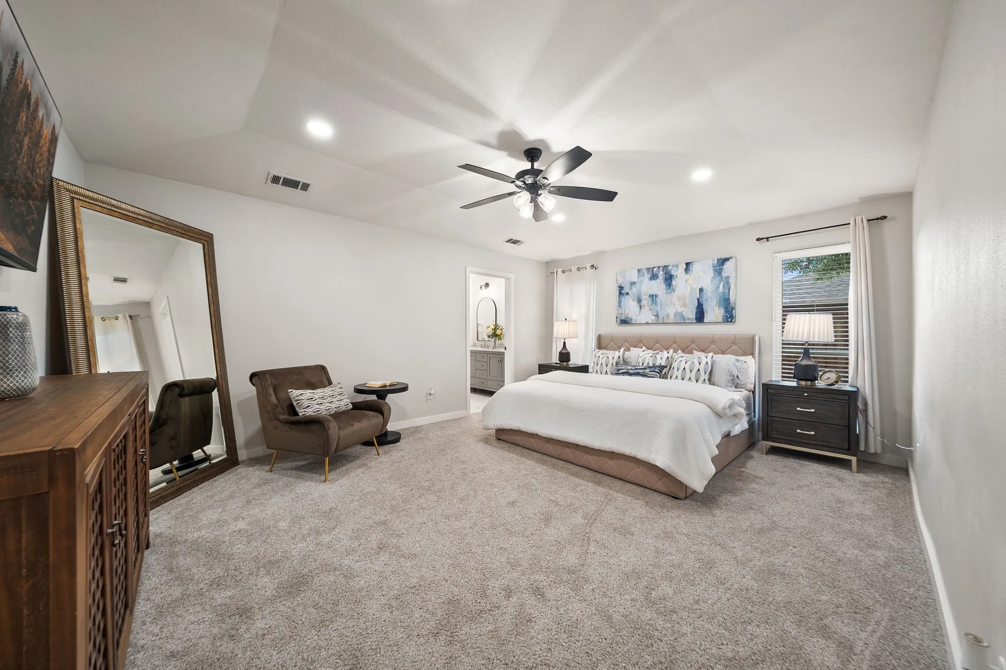 Single Family Residence For Sale in Dallas County , 2805 Colleen Drive, Garland, Texas 75043, 4 Bedroom, 3 Bathroom, 2 Garage spaces, 2,592 Sqft, built in 1981, mls#21382249, Real Estate Agent in Garland, Homes For Sale in Dallas county, Homes For Sale in Garland, Realtor in Garland Texas, Real Estate Brokerage Independent Realty Texas, Luminita Cordes Realtor