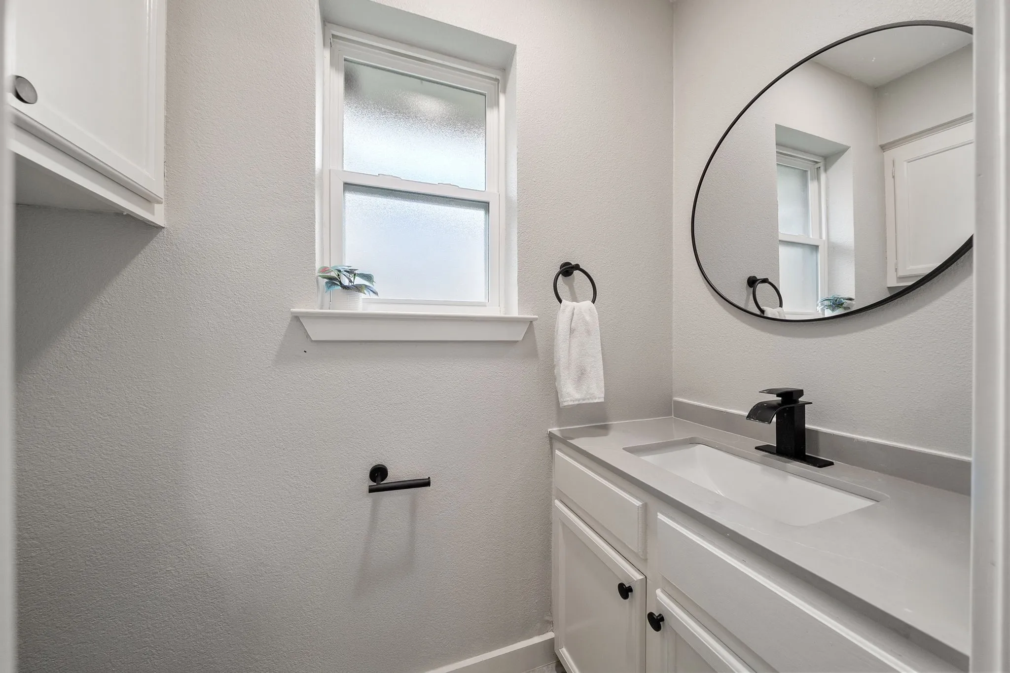 Single Family Residence For Sale in Dallas County , 2805 Colleen Drive, Garland, Texas 75043, 4 Bedroom, 3 Bathroom, 2 Garage spaces, 2,592 Sqft, built in 1981, mls#21382249, Real Estate Agent in Garland, Homes For Sale in Dallas county, Homes For Sale in Garland, Realtor in Garland Texas, Real Estate Brokerage Independent Realty Texas, Luminita Cordes Realtor