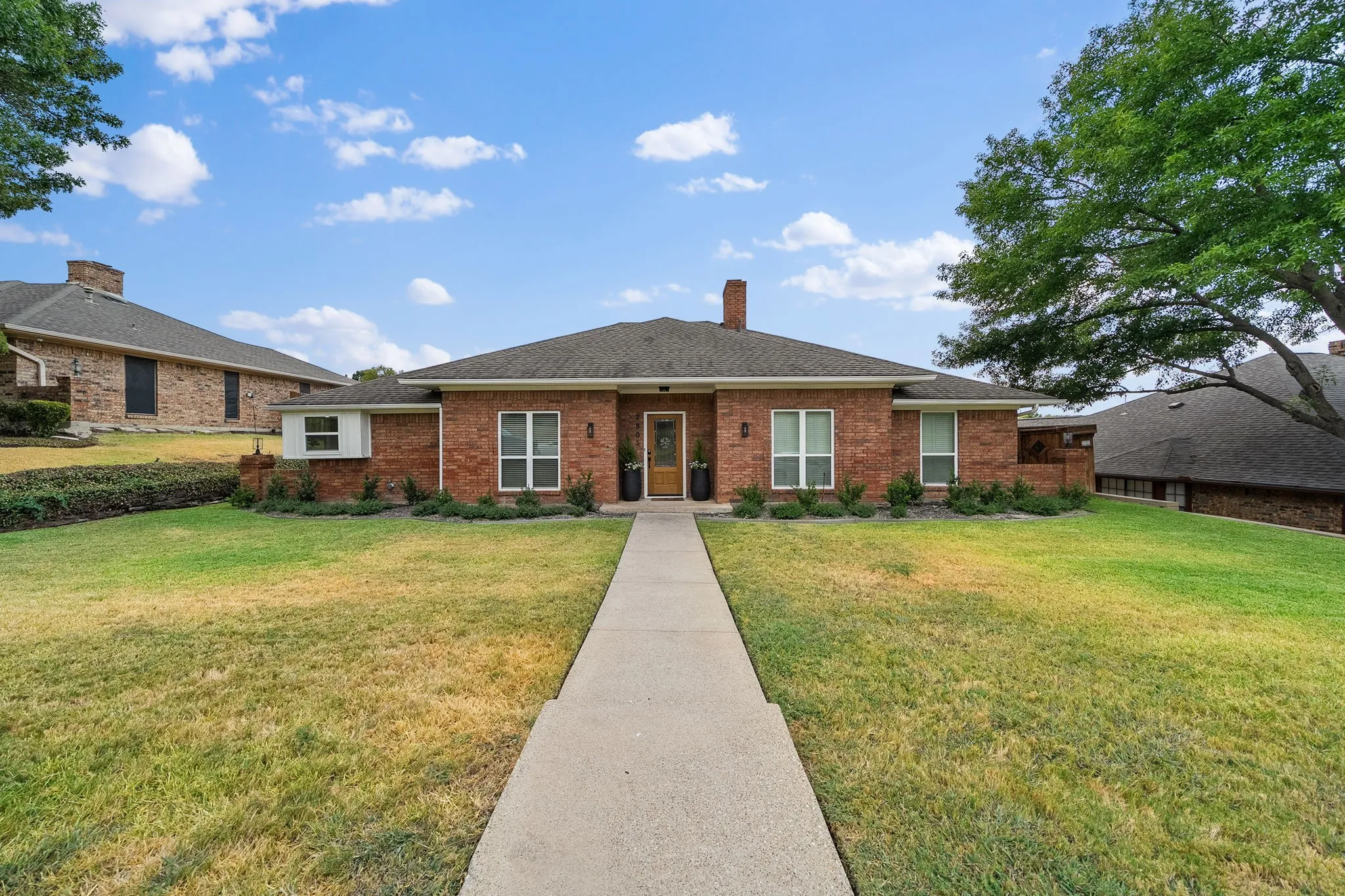 Single Family Residence For Sale in Dallas County , 2805 Colleen Drive, Garland, Texas 75043, 4 Bedroom, 3 Bathroom, 2 Garage spaces, 2,592 Sqft, built in 1981, mls#21382249, Real Estate Agent in Garland, Homes For Sale in Dallas county, Homes For Sale in Garland, Realtor in Garland Texas, Real Estate Brokerage Independent Realty Texas, Luminita Cordes Realtor