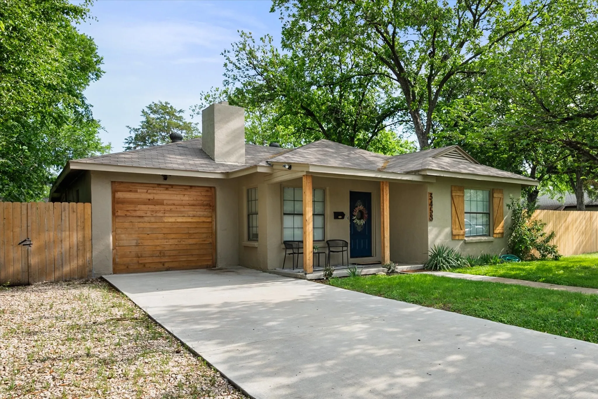 Single Family Residence For Sale in Tarrant County , 3458 Suffolk Drive, Fort Worth, Texas 76109, 3 Bedroom, 2 Bathroom, Garage spaces, 1,266 Sqft, built in 1948, mls#21387171, Real Estate Agent in Fort Worth, Homes For Sale in Tarrant county, Homes For Sale in Fort Worth, Realtor in Fort Worth Texas, Real Estate Brokerage Independent Realty Texas, Luminita Cordes Realtor