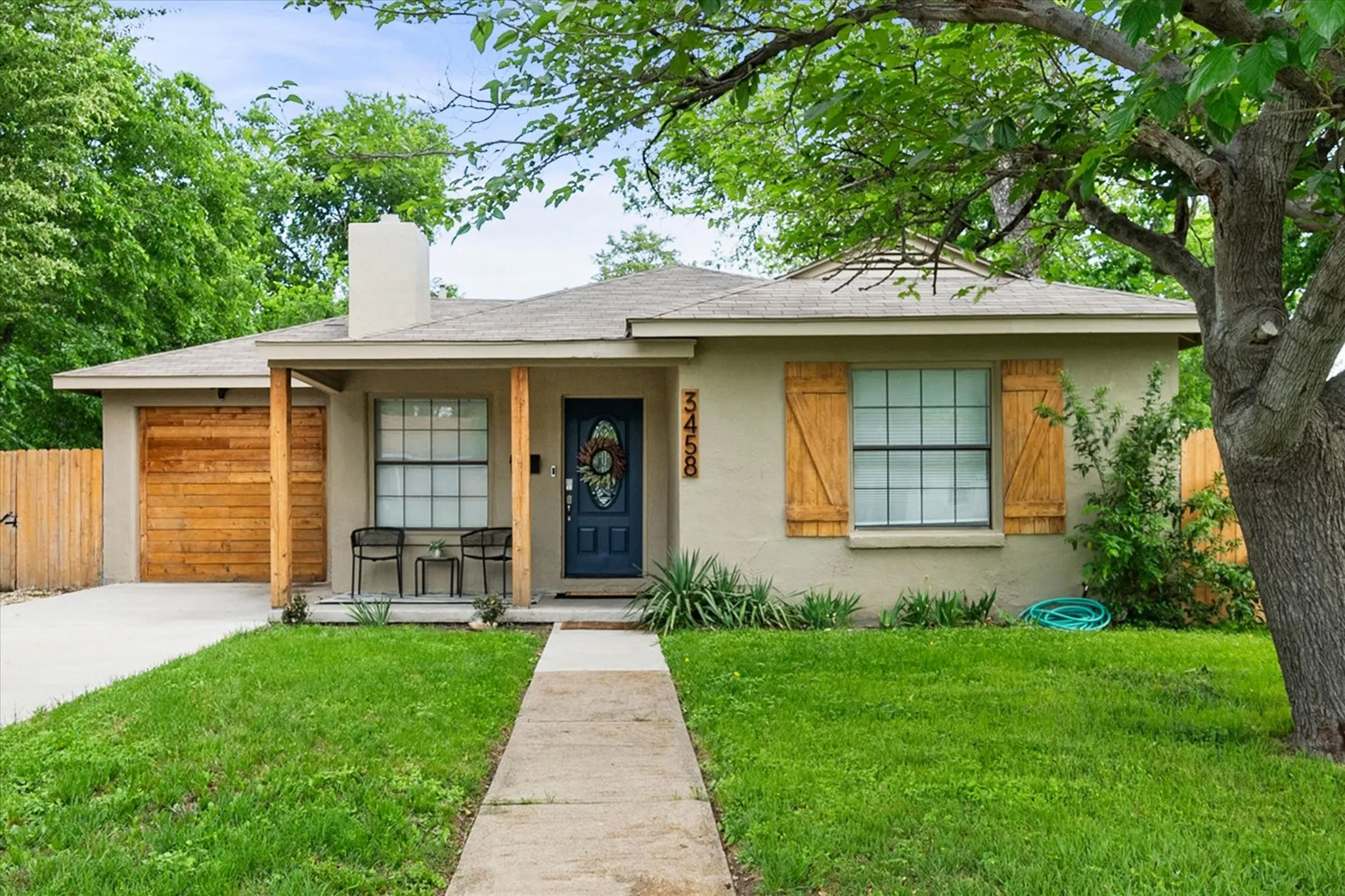 Single Family Residence For Sale in Tarrant County , 3458 Suffolk Drive, Fort Worth, Texas 76109, 3 Bedroom, 2 Bathroom, Garage spaces, 1,266 Sqft, built in 1948, mls#21387171, Real Estate Agent in Fort Worth, Homes For Sale in Tarrant county, Homes For Sale in Fort Worth, Realtor in Fort Worth Texas, Real Estate Brokerage Independent Realty Texas, Luminita Cordes Realtor