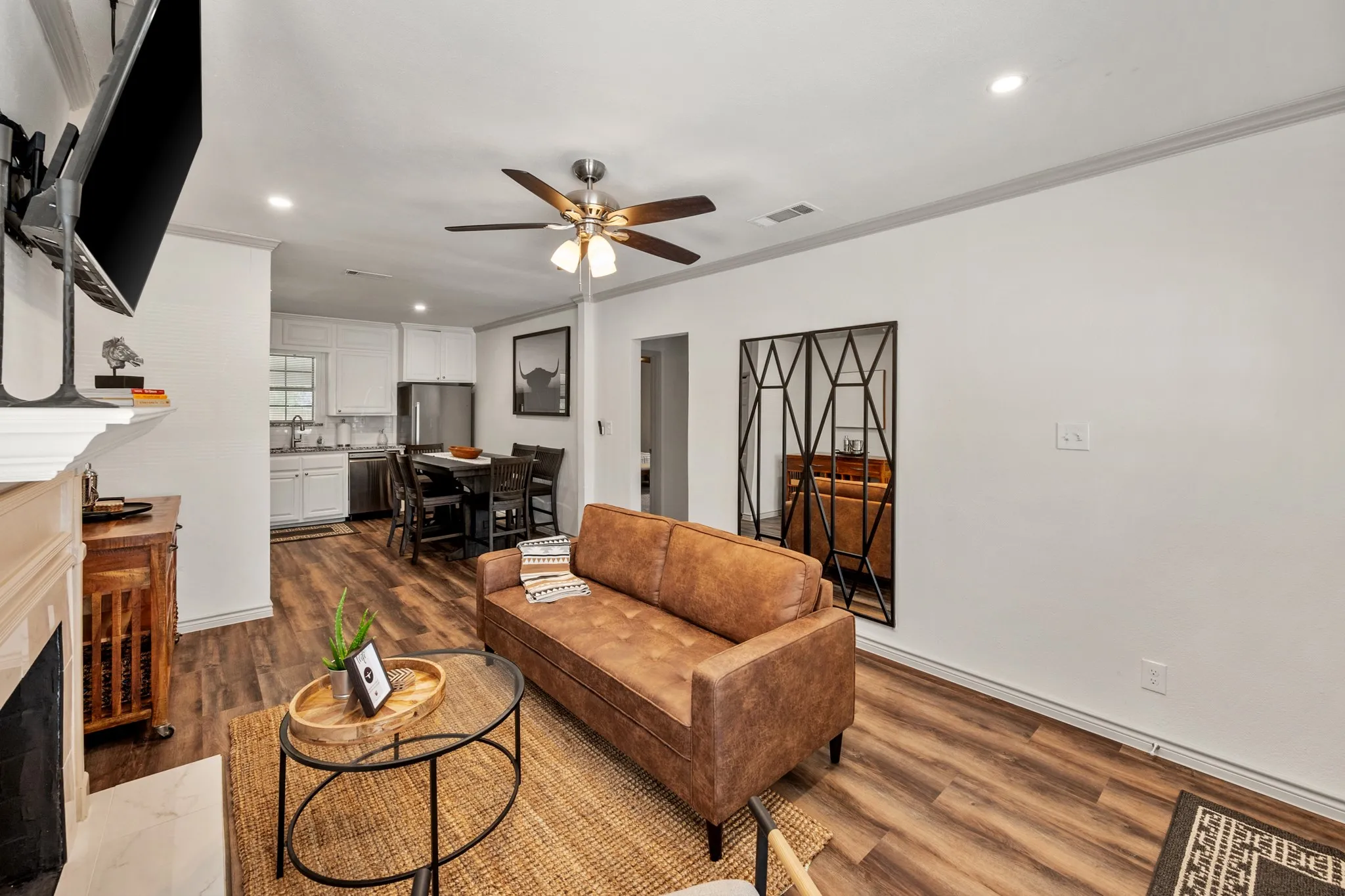 Single Family Residence For Sale in Tarrant County , 3458 Suffolk Drive, Fort Worth, Texas 76109, 3 Bedroom, 2 Bathroom, Garage spaces, 1,266 Sqft, built in 1948, mls#21387171, Real Estate Agent in Fort Worth, Homes For Sale in Tarrant county, Homes For Sale in Fort Worth, Realtor in Fort Worth Texas, Real Estate Brokerage Independent Realty Texas, Luminita Cordes Realtor