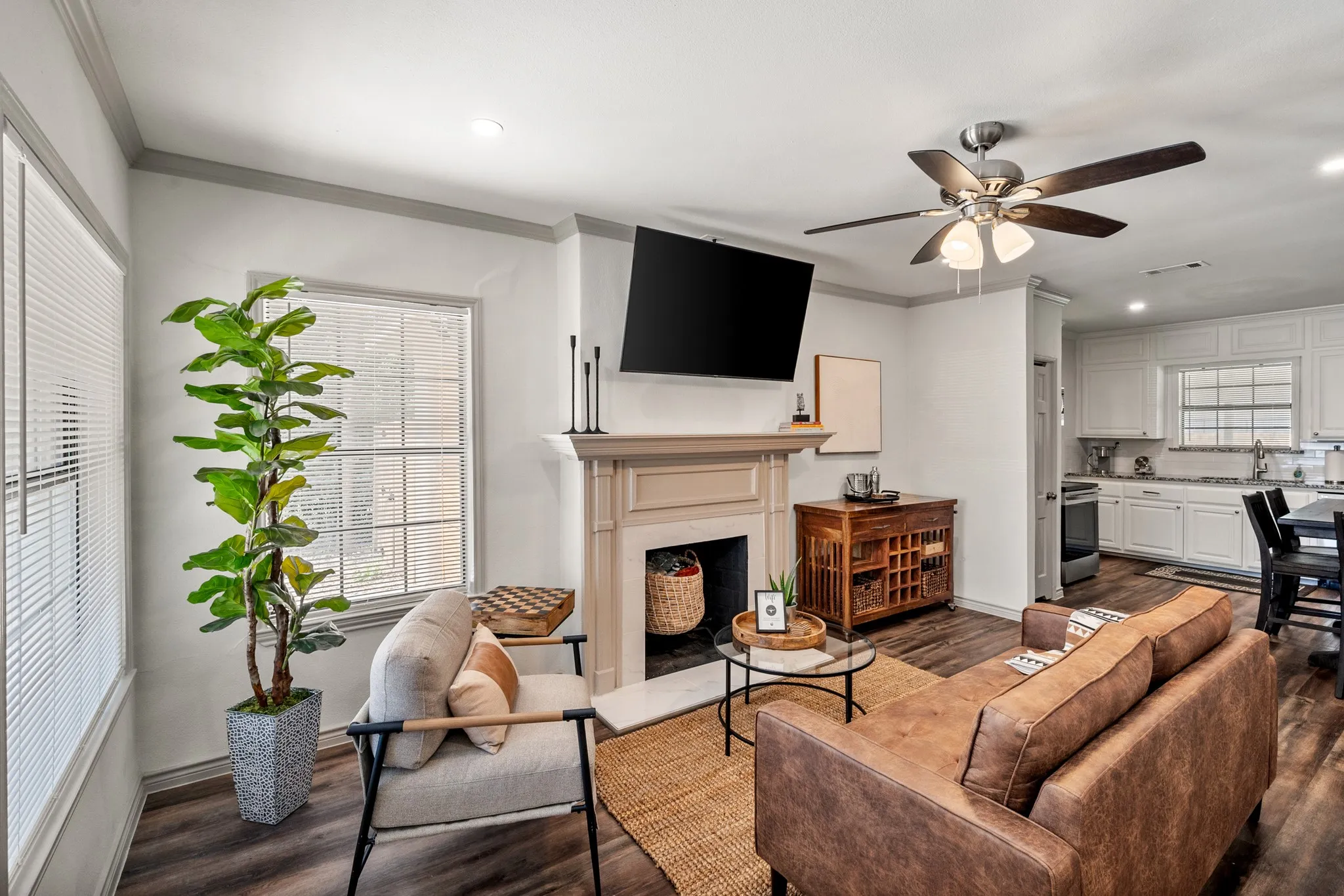 Single Family Residence For Sale in Tarrant County , 3458 Suffolk Drive, Fort Worth, Texas 76109, 3 Bedroom, 2 Bathroom, Garage spaces, 1,266 Sqft, built in 1948, mls#21387171, Real Estate Agent in Fort Worth, Homes For Sale in Tarrant county, Homes For Sale in Fort Worth, Realtor in Fort Worth Texas, Real Estate Brokerage Independent Realty Texas, Luminita Cordes Realtor
