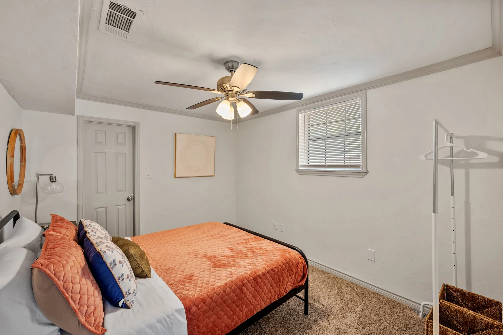 Single Family Residence For Sale in Tarrant County , 3458 Suffolk Drive, Fort Worth, Texas 76109, 3 Bedroom, 2 Bathroom, Garage spaces, 1,266 Sqft, built in 1948, mls#21387171, Real Estate Agent in Fort Worth, Homes For Sale in Tarrant county, Homes For Sale in Fort Worth, Realtor in Fort Worth Texas, Real Estate Brokerage Independent Realty Texas, Luminita Cordes Realtor