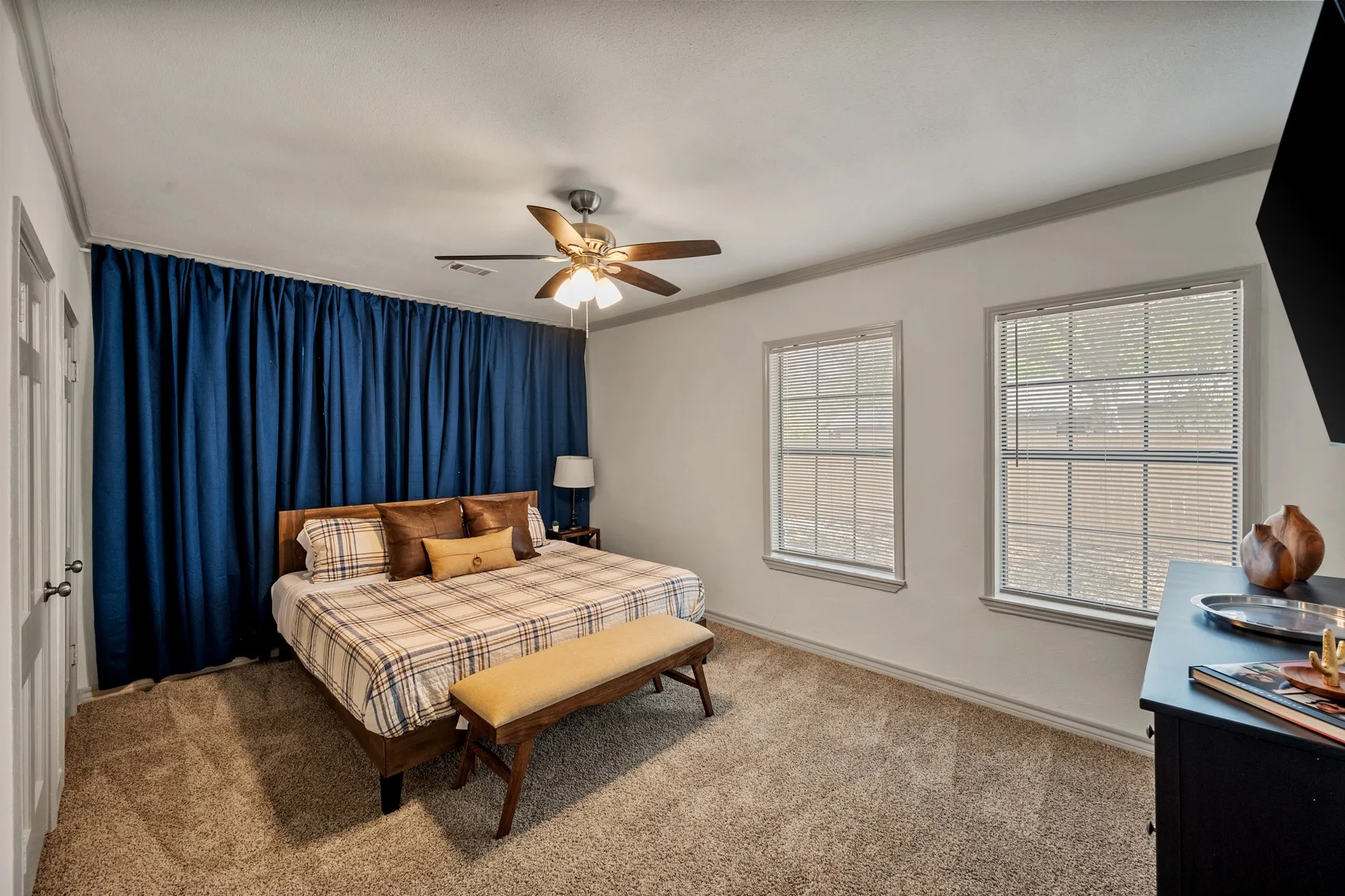 Single Family Residence For Sale in Tarrant County , 3458 Suffolk Drive, Fort Worth, Texas 76109, 3 Bedroom, 2 Bathroom, Garage spaces, 1,266 Sqft, built in 1948, mls#21387171, Real Estate Agent in Fort Worth, Homes For Sale in Tarrant county, Homes For Sale in Fort Worth, Realtor in Fort Worth Texas, Real Estate Brokerage Independent Realty Texas, Luminita Cordes Realtor