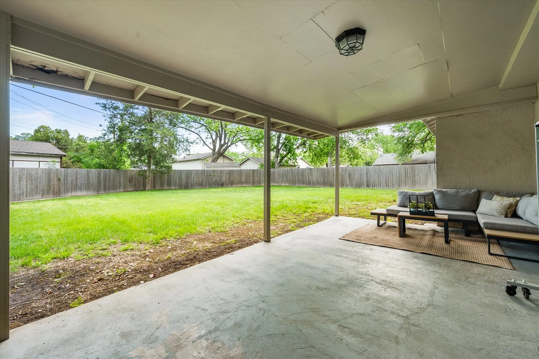 Single Family Residence For Sale in Tarrant County , 3458 Suffolk Drive, Fort Worth, Texas 76109, 3 Bedroom, 2 Bathroom, Garage spaces, 1,266 Sqft, built in 1948, mls#21387171, Real Estate Agent in Fort Worth, Homes For Sale in Tarrant county, Homes For Sale in Fort Worth, Realtor in Fort Worth Texas, Real Estate Brokerage Independent Realty Texas, Luminita Cordes Realtor