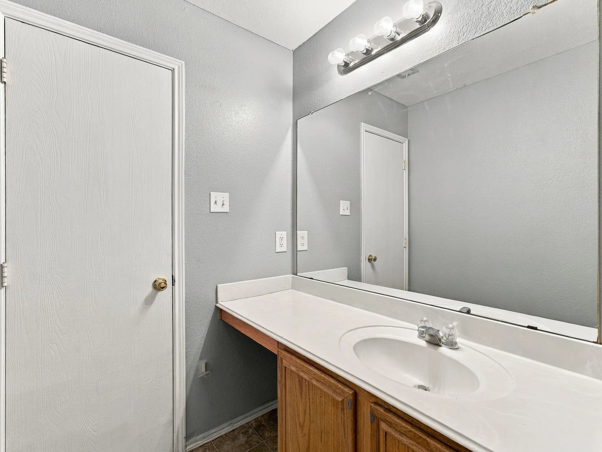 Single Family Residence For Rent in Tarrant County , 5820 Show Master Lane, Fort Worth, Texas 76179, 3 Bedroom, 2 Bathroom, 2 Garage spaces, 1,820 Sqft, built in 2005, mls#21385764, Real Estate Agent in Fort Worth, Homes For Rent in Tarrant county, Homes For Rent in Fort Worth, Realtor in Fort Worth Texas, Real Estate Brokerage Independent Realty Texas, Luminita Cordes Realtor