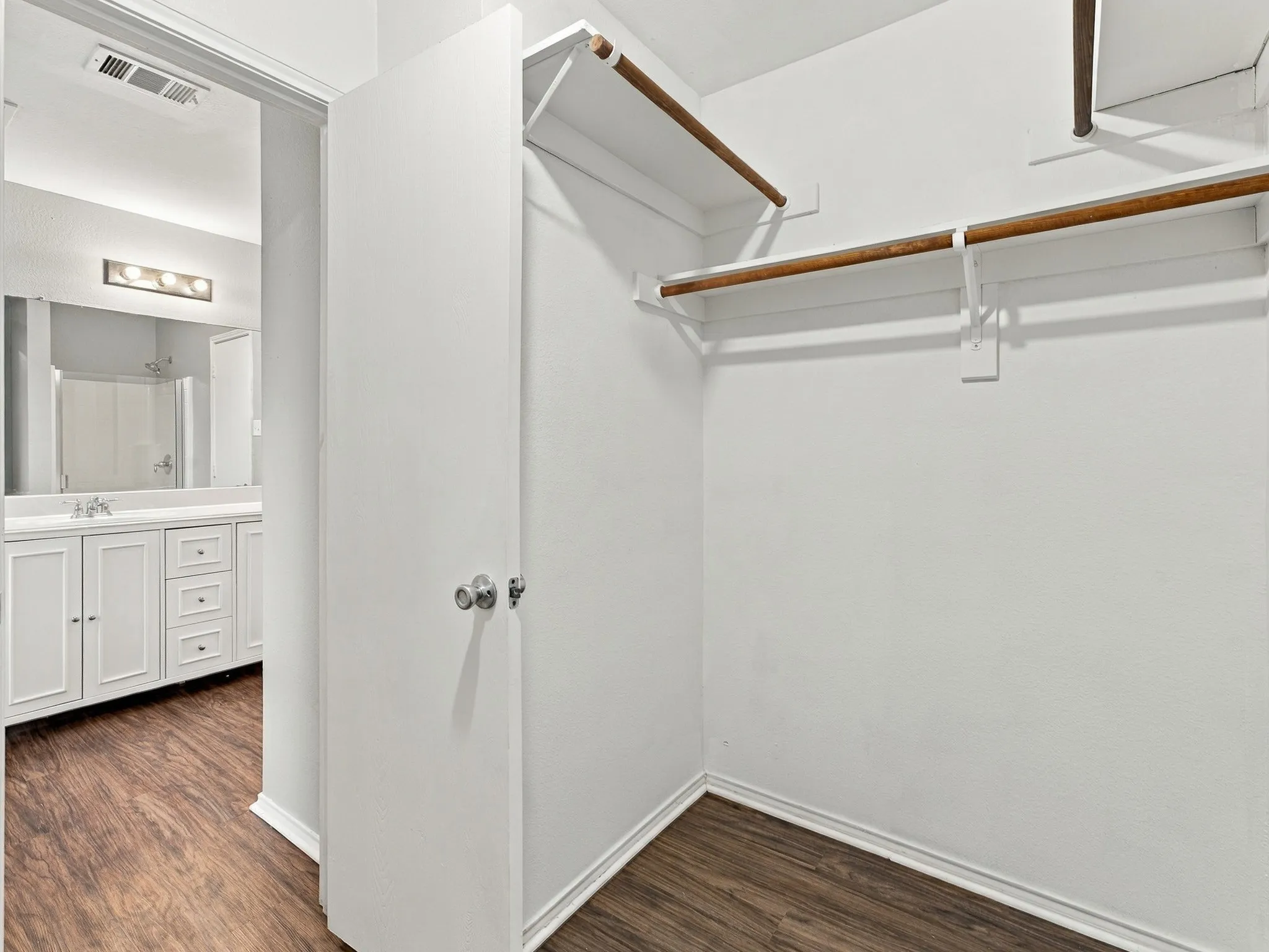 Single Family Residence For Rent in Tarrant County , 5820 Show Master Lane, Fort Worth, Texas 76179, 3 Bedroom, 2 Bathroom, 2 Garage spaces, 1,820 Sqft, built in 2005, mls#21385764, Real Estate Agent in Fort Worth, Homes For Rent in Tarrant county, Homes For Rent in Fort Worth, Realtor in Fort Worth Texas, Real Estate Brokerage Independent Realty Texas, Luminita Cordes Realtor