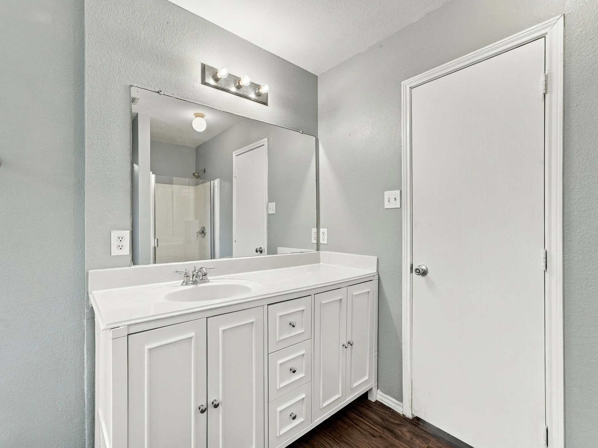 Single Family Residence For Rent in Tarrant County , 5820 Show Master Lane, Fort Worth, Texas 76179, 3 Bedroom, 2 Bathroom, 2 Garage spaces, 1,820 Sqft, built in 2005, mls#21385764, Real Estate Agent in Fort Worth, Homes For Rent in Tarrant county, Homes For Rent in Fort Worth, Realtor in Fort Worth Texas, Real Estate Brokerage Independent Realty Texas, Luminita Cordes Realtor