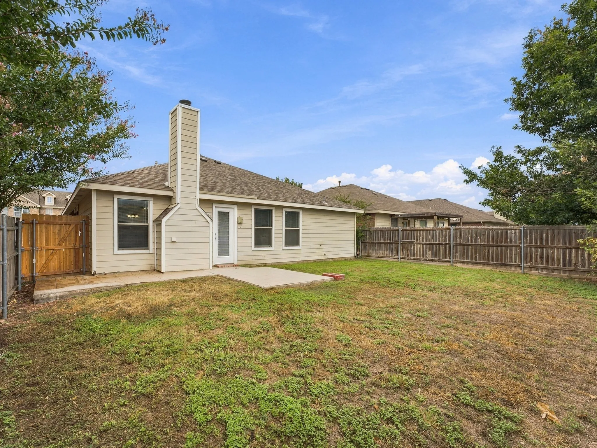 Single Family Residence For Rent in Tarrant County , 5820 Show Master Lane, Fort Worth, Texas 76179, 3 Bedroom, 2 Bathroom, 2 Garage spaces, 1,820 Sqft, built in 2005, mls#21385764, Real Estate Agent in Fort Worth, Homes For Rent in Tarrant county, Homes For Rent in Fort Worth, Realtor in Fort Worth Texas, Real Estate Brokerage Independent Realty Texas, Luminita Cordes Realtor