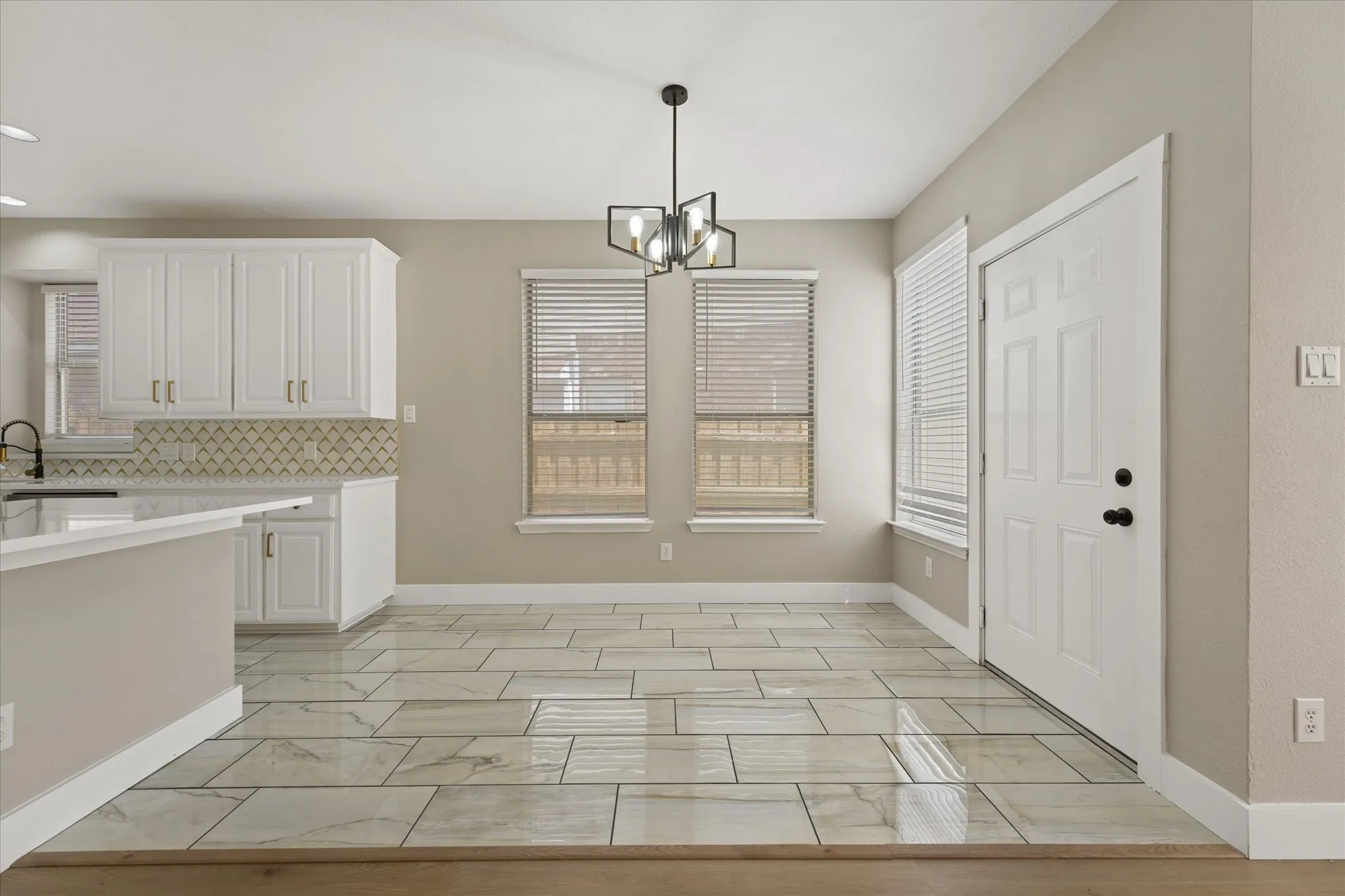 Single Family Residence For Sale in Tarrant County , 2831 Atrium Drive, Grand Prairie, Texas 75052, 5 Bedroom, 4 Bathroom, 2 Garage spaces, 3,240 Sqft, built in 2000, mls#21387168, Real Estate Agent in Grand Prairie, Homes For Sale in Tarrant county, Homes For Sale in Grand Prairie, Realtor in Grand Prairie Texas, Real Estate Brokerage Independent Realty Texas, Luminita Cordes Realtor