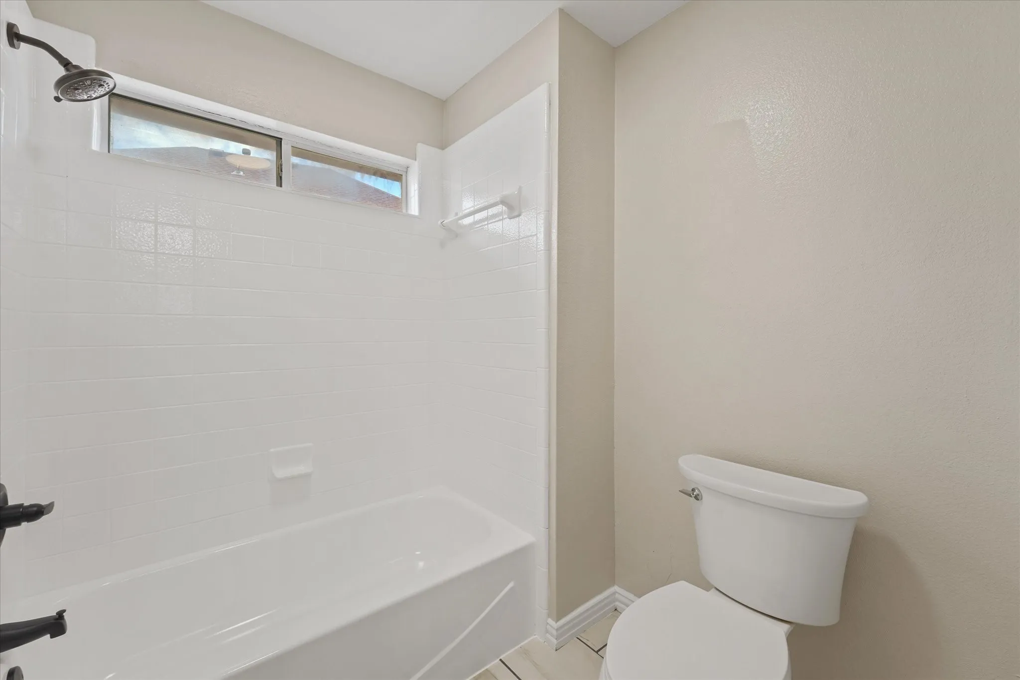 Single Family Residence For Sale in Tarrant County , 2831 Atrium Drive, Grand Prairie, Texas 75052, 5 Bedroom, 4 Bathroom, 2 Garage spaces, 3,240 Sqft, built in 2000, mls#21387168, Real Estate Agent in Grand Prairie, Homes For Sale in Tarrant county, Homes For Sale in Grand Prairie, Realtor in Grand Prairie Texas, Real Estate Brokerage Independent Realty Texas, Luminita Cordes Realtor