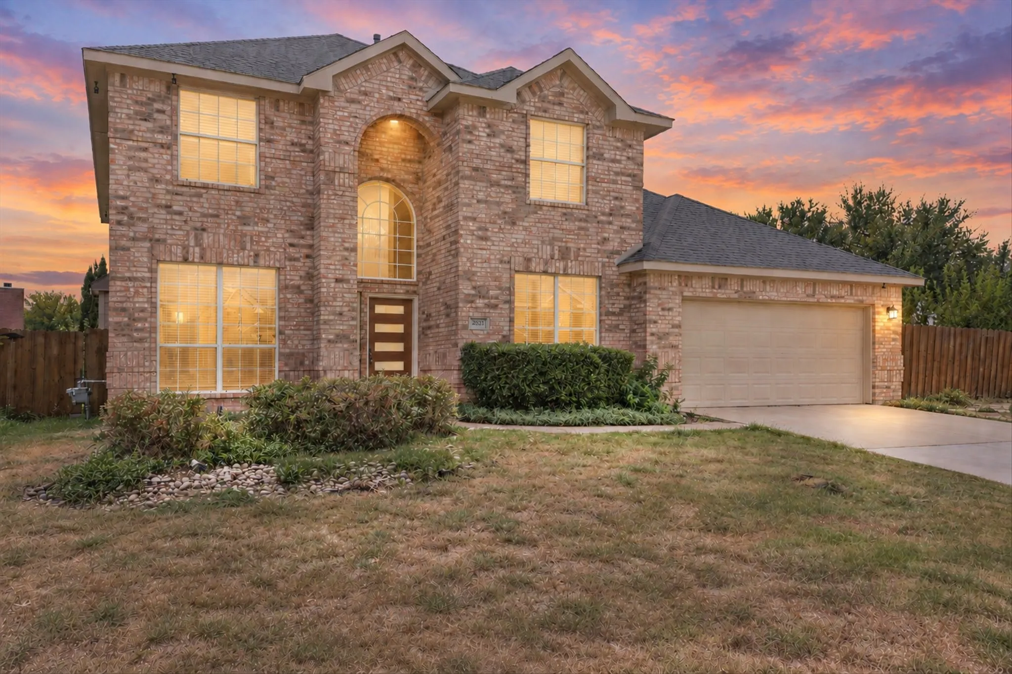 Single Family Residence For Sale in Tarrant County , 2831 Atrium Drive, Grand Prairie, Texas 75052, 5 Bedroom, 4 Bathroom, 2 Garage spaces, 3,240 Sqft, built in 2000, mls#21387168, Real Estate Agent in Grand Prairie, Homes For Sale in Tarrant county, Homes For Sale in Grand Prairie, Realtor in Grand Prairie Texas, Real Estate Brokerage Independent Realty Texas, Luminita Cordes Realtor