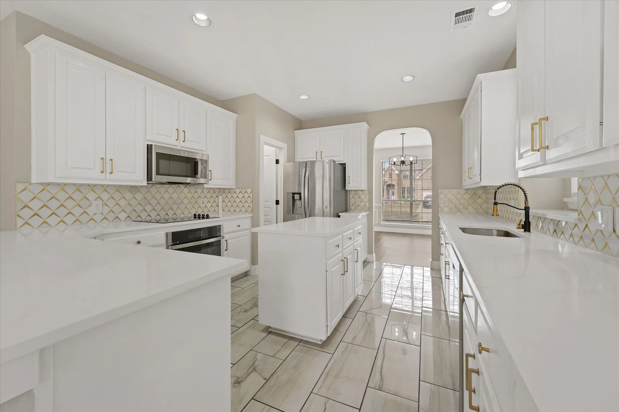 Single Family Residence For Sale in Tarrant County , 2831 Atrium Drive, Grand Prairie, Texas 75052, 5 Bedroom, 4 Bathroom, 2 Garage spaces, 3,240 Sqft, built in 2000, mls#21387168, Real Estate Agent in Grand Prairie, Homes For Sale in Tarrant county, Homes For Sale in Grand Prairie, Realtor in Grand Prairie Texas, Real Estate Brokerage Independent Realty Texas, Luminita Cordes Realtor