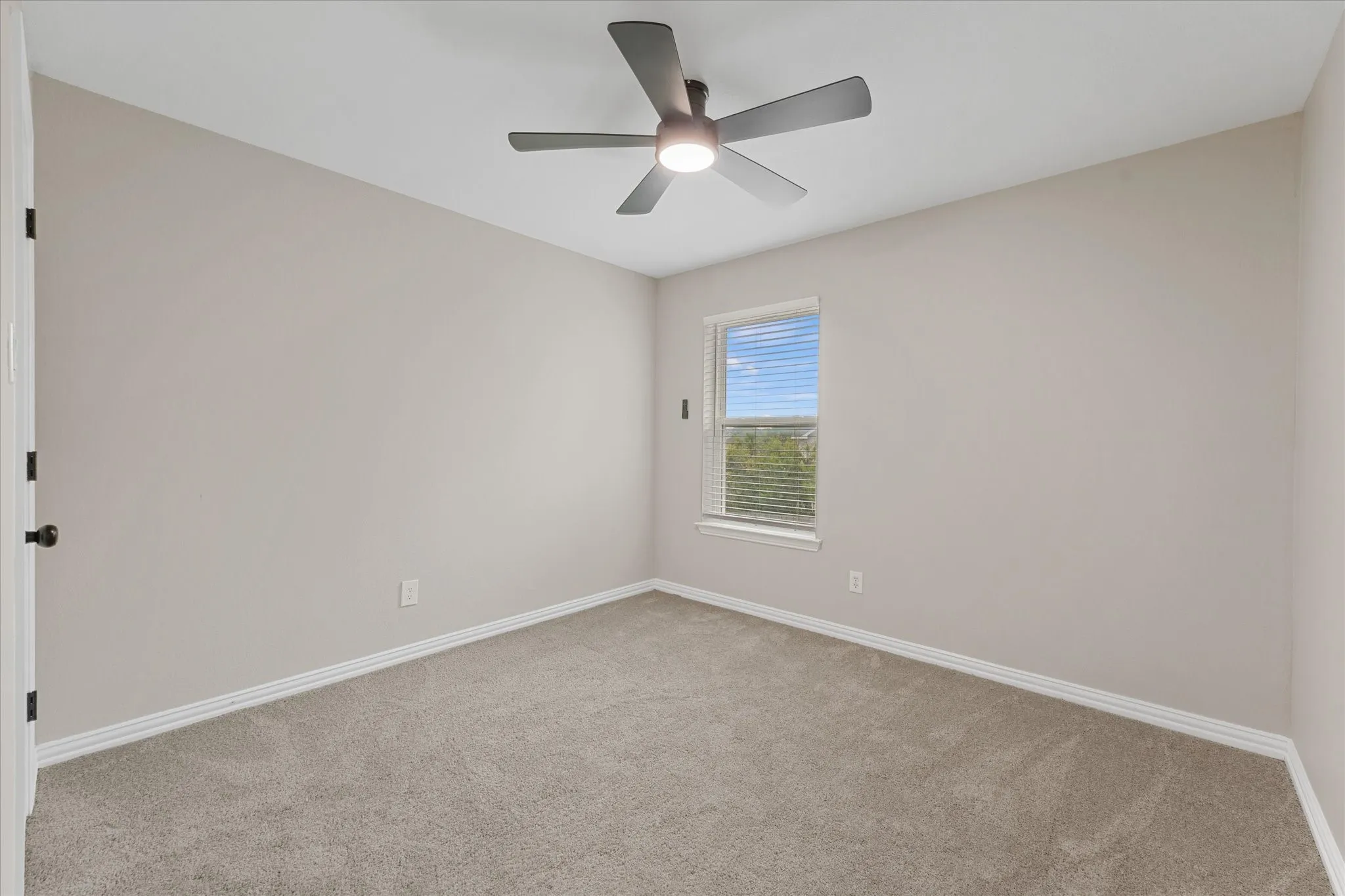 Single Family Residence For Sale in Tarrant County , 2831 Atrium Drive, Grand Prairie, Texas 75052, 5 Bedroom, 4 Bathroom, 2 Garage spaces, 3,240 Sqft, built in 2000, mls#21387168, Real Estate Agent in Grand Prairie, Homes For Sale in Tarrant county, Homes For Sale in Grand Prairie, Realtor in Grand Prairie Texas, Real Estate Brokerage Independent Realty Texas, Luminita Cordes Realtor