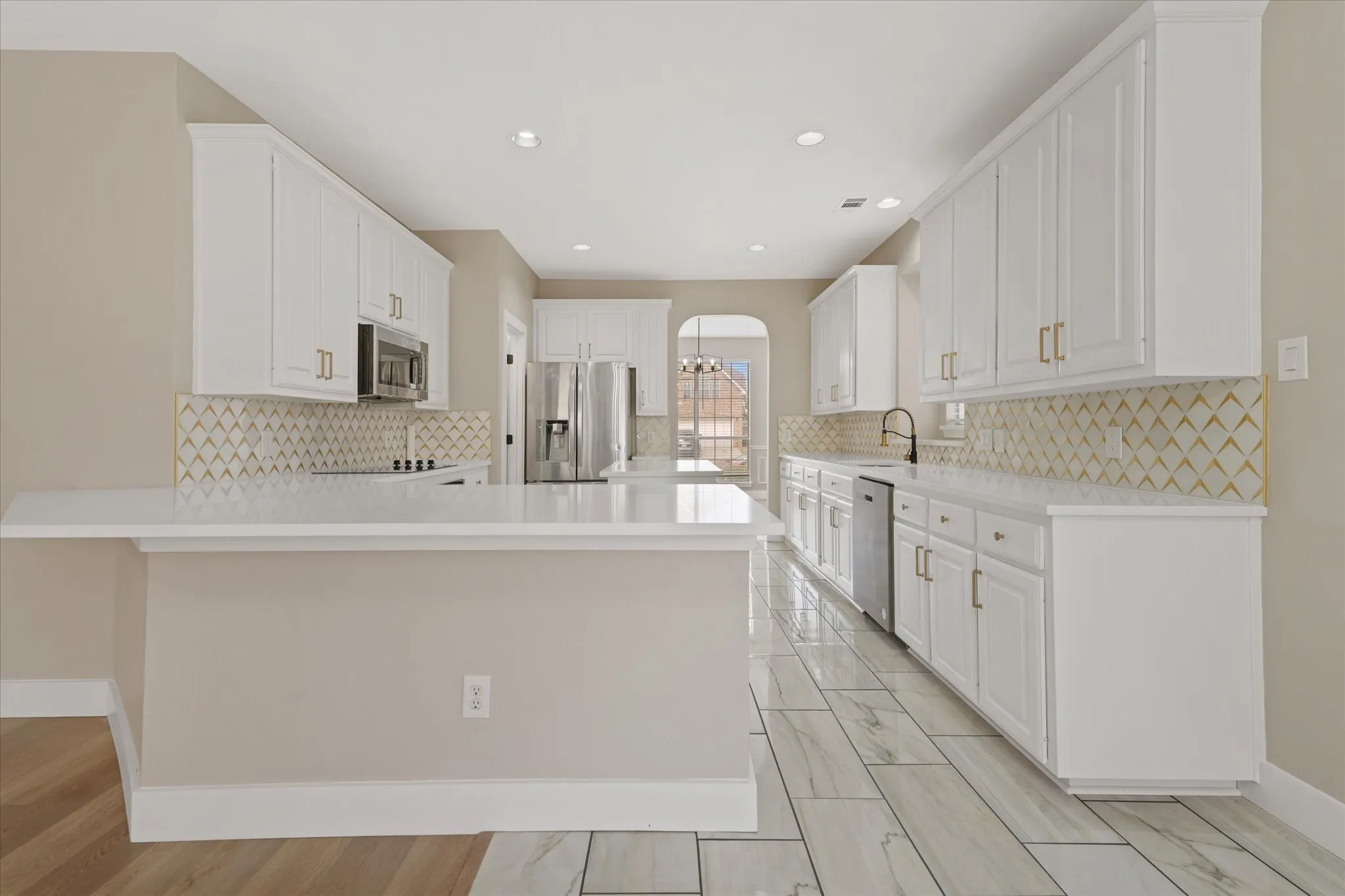 Single Family Residence For Sale in Tarrant County , 2831 Atrium Drive, Grand Prairie, Texas 75052, 5 Bedroom, 4 Bathroom, 2 Garage spaces, 3,240 Sqft, built in 2000, mls#21387168, Real Estate Agent in Grand Prairie, Homes For Sale in Tarrant county, Homes For Sale in Grand Prairie, Realtor in Grand Prairie Texas, Real Estate Brokerage Independent Realty Texas, Luminita Cordes Realtor