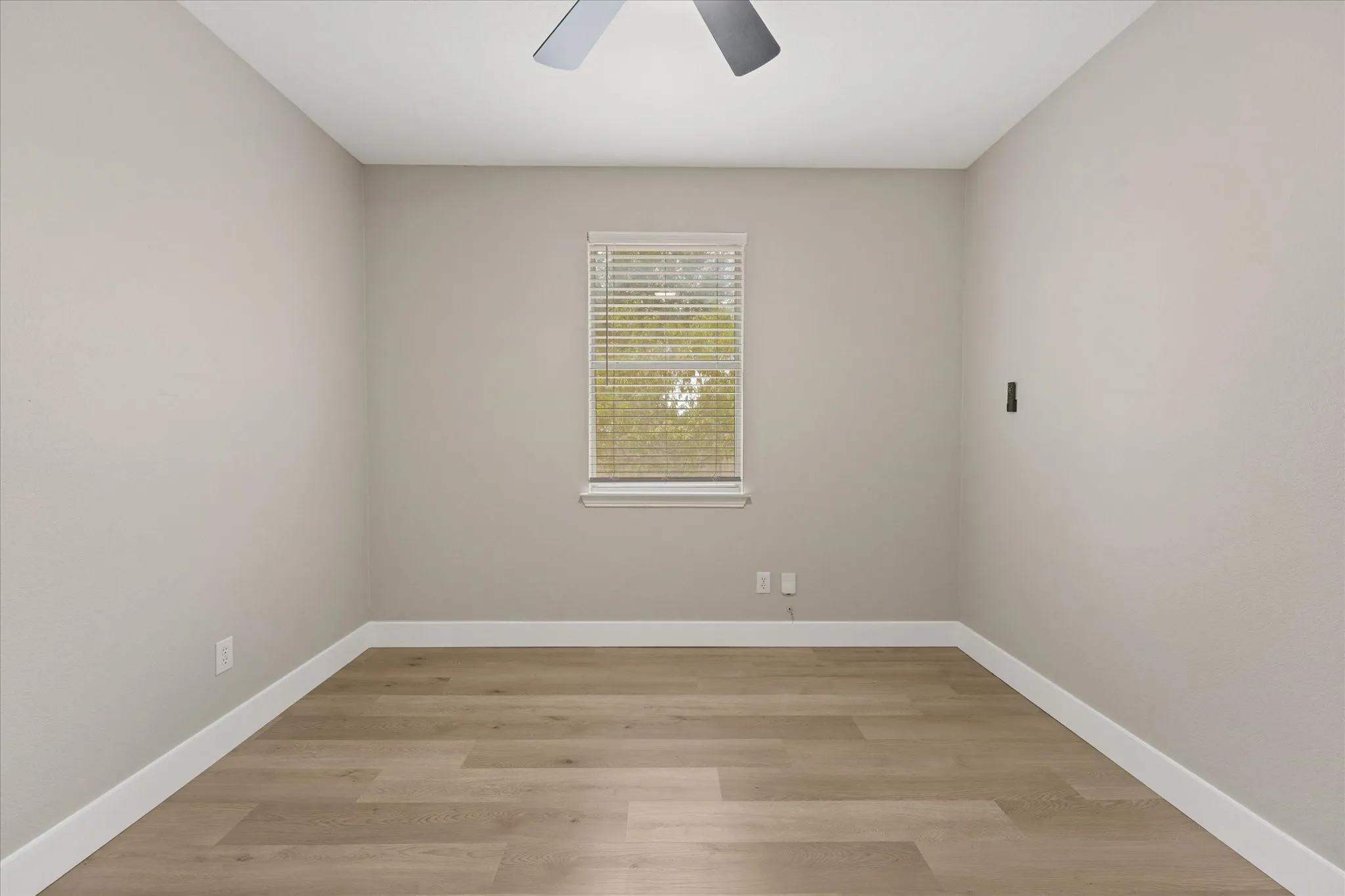 Single Family Residence For Sale in Tarrant County , 2831 Atrium Drive, Grand Prairie, Texas 75052, 5 Bedroom, 4 Bathroom, 2 Garage spaces, 3,240 Sqft, built in 2000, mls#21387168, Real Estate Agent in Grand Prairie, Homes For Sale in Tarrant county, Homes For Sale in Grand Prairie, Realtor in Grand Prairie Texas, Real Estate Brokerage Independent Realty Texas, Luminita Cordes Realtor