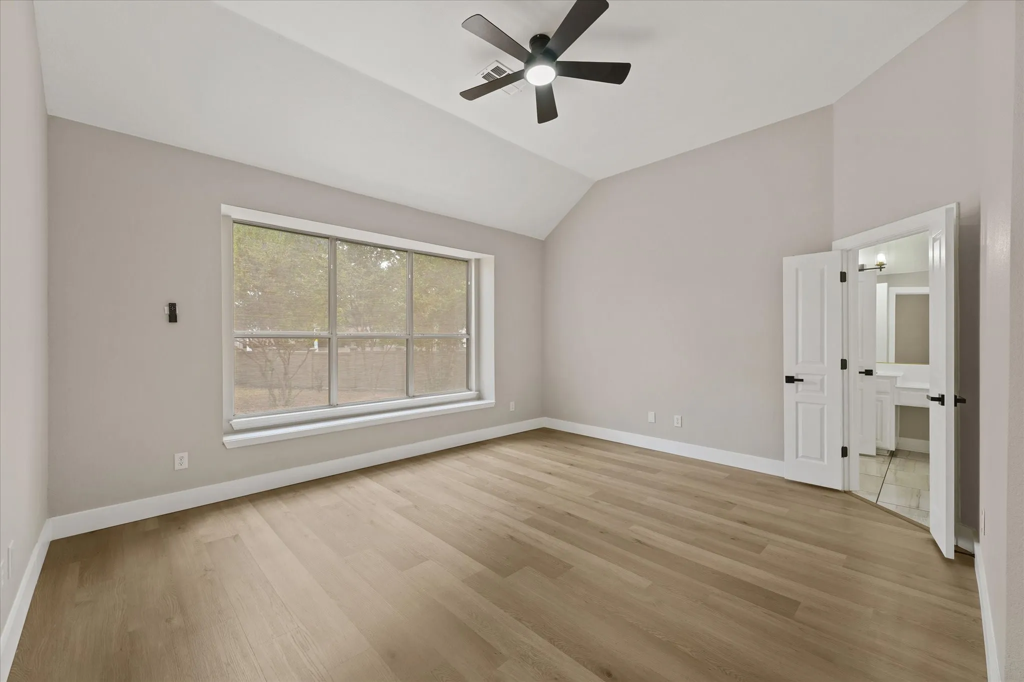 Single Family Residence For Sale in Tarrant County , 2831 Atrium Drive, Grand Prairie, Texas 75052, 5 Bedroom, 4 Bathroom, 2 Garage spaces, 3,240 Sqft, built in 2000, mls#21387168, Real Estate Agent in Grand Prairie, Homes For Sale in Tarrant county, Homes For Sale in Grand Prairie, Realtor in Grand Prairie Texas, Real Estate Brokerage Independent Realty Texas, Luminita Cordes Realtor