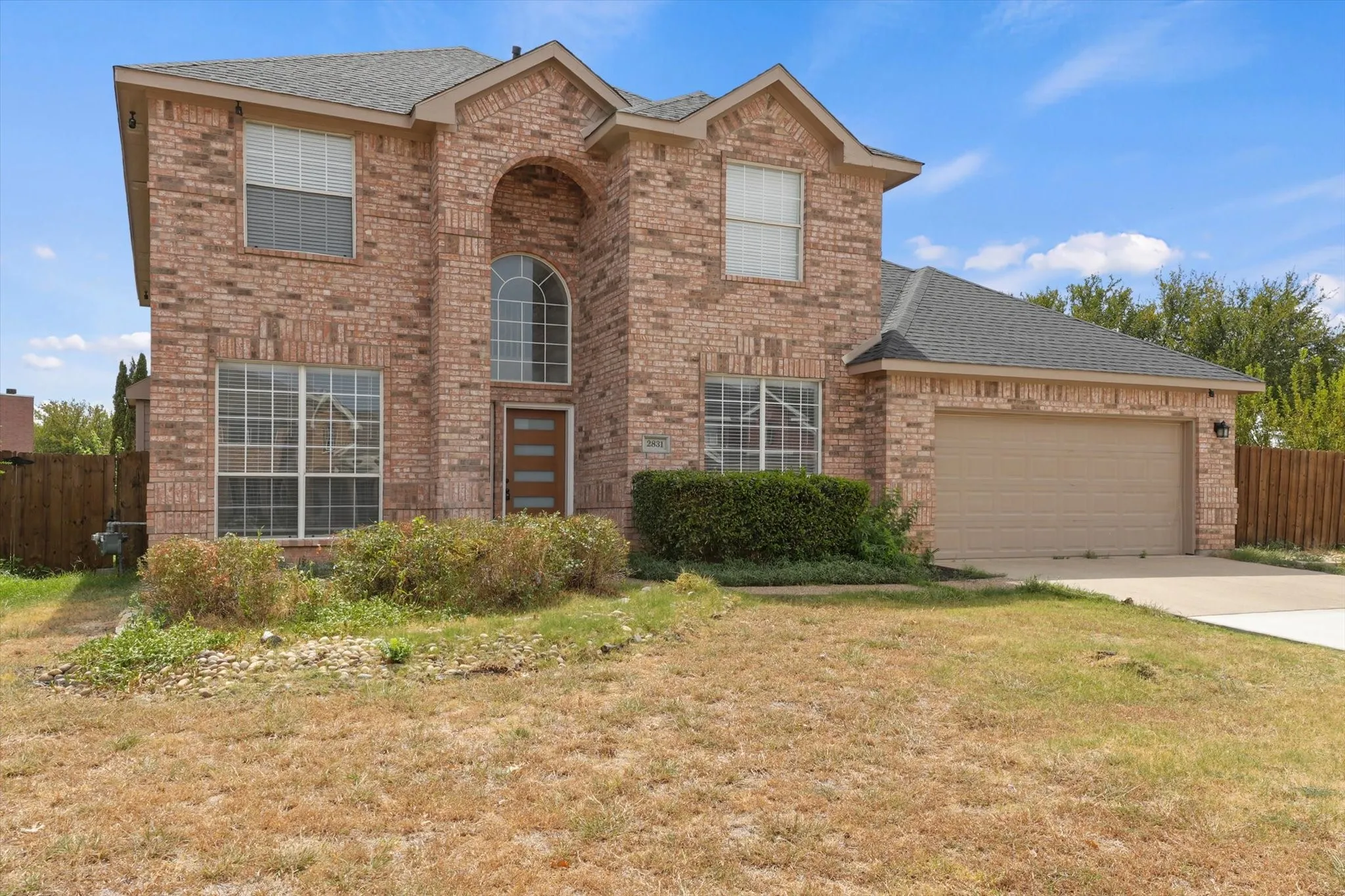 Single Family Residence For Sale in Tarrant County , 2831 Atrium Drive, Grand Prairie, Texas 75052, 5 Bedroom, 4 Bathroom, 2 Garage spaces, 3,240 Sqft, built in 2000, mls#21387168, Real Estate Agent in Grand Prairie, Homes For Sale in Tarrant county, Homes For Sale in Grand Prairie, Realtor in Grand Prairie Texas, Real Estate Brokerage Independent Realty Texas, Luminita Cordes Realtor