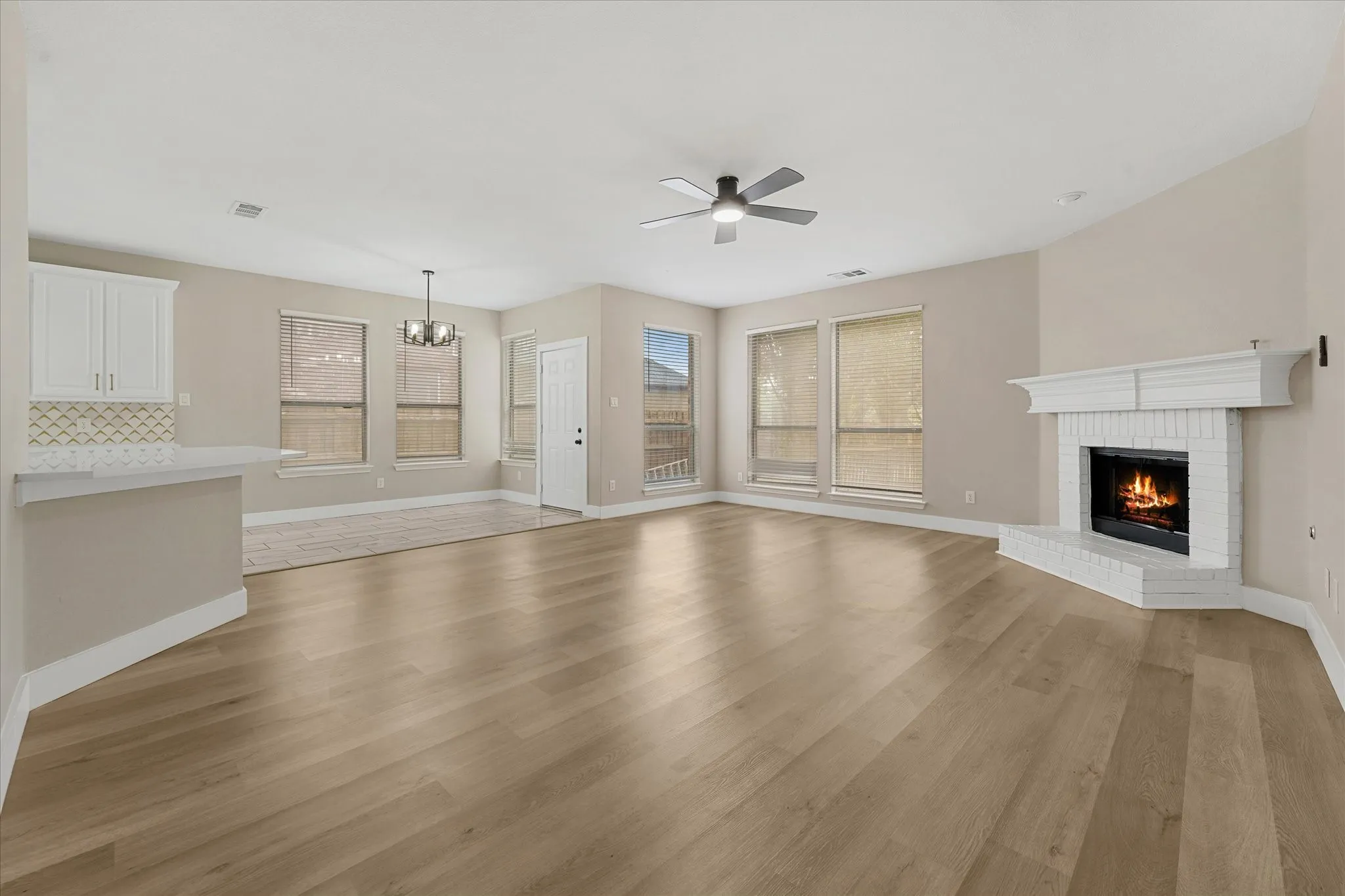 Single Family Residence For Sale in Tarrant County , 2831 Atrium Drive, Grand Prairie, Texas 75052, 5 Bedroom, 4 Bathroom, 2 Garage spaces, 3,240 Sqft, built in 2000, mls#21387168, Real Estate Agent in Grand Prairie, Homes For Sale in Tarrant county, Homes For Sale in Grand Prairie, Realtor in Grand Prairie Texas, Real Estate Brokerage Independent Realty Texas, Luminita Cordes Realtor