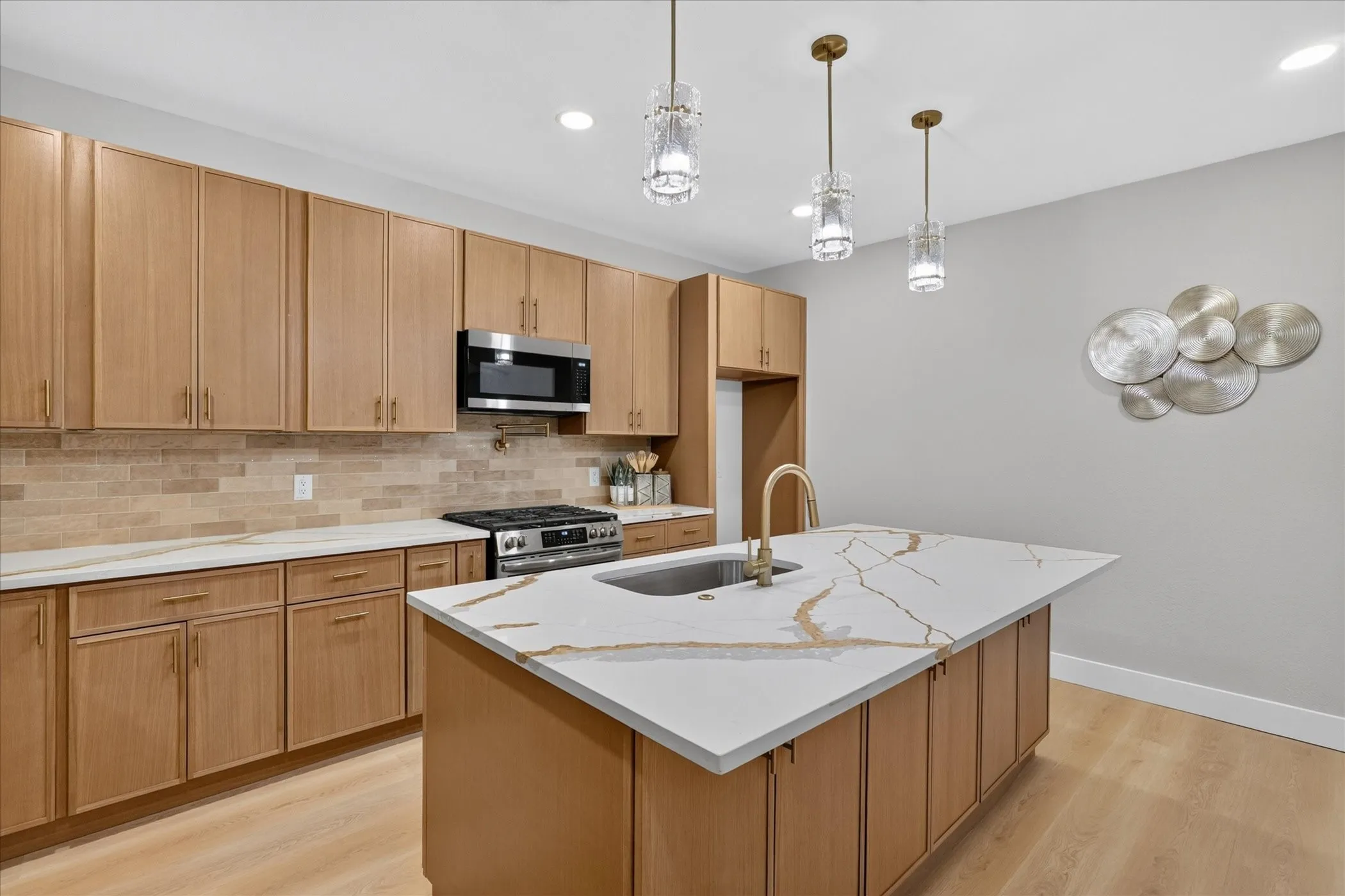 Single Family Residence For Sale in Denton County , 4206 Harvest Hill Road, Carrollton, Texas 75010, 4 Bedroom, 4 Bathroom, 2 Garage spaces, 3,805 Sqft, built in 1985, mls#21387507, Real Estate Agent in Carrollton, Homes For Sale in Denton county, Homes For Sale in Carrollton, Realtor in Carrollton Texas, Real Estate Brokerage Independent Realty Texas, Luminita Cordes Realtor