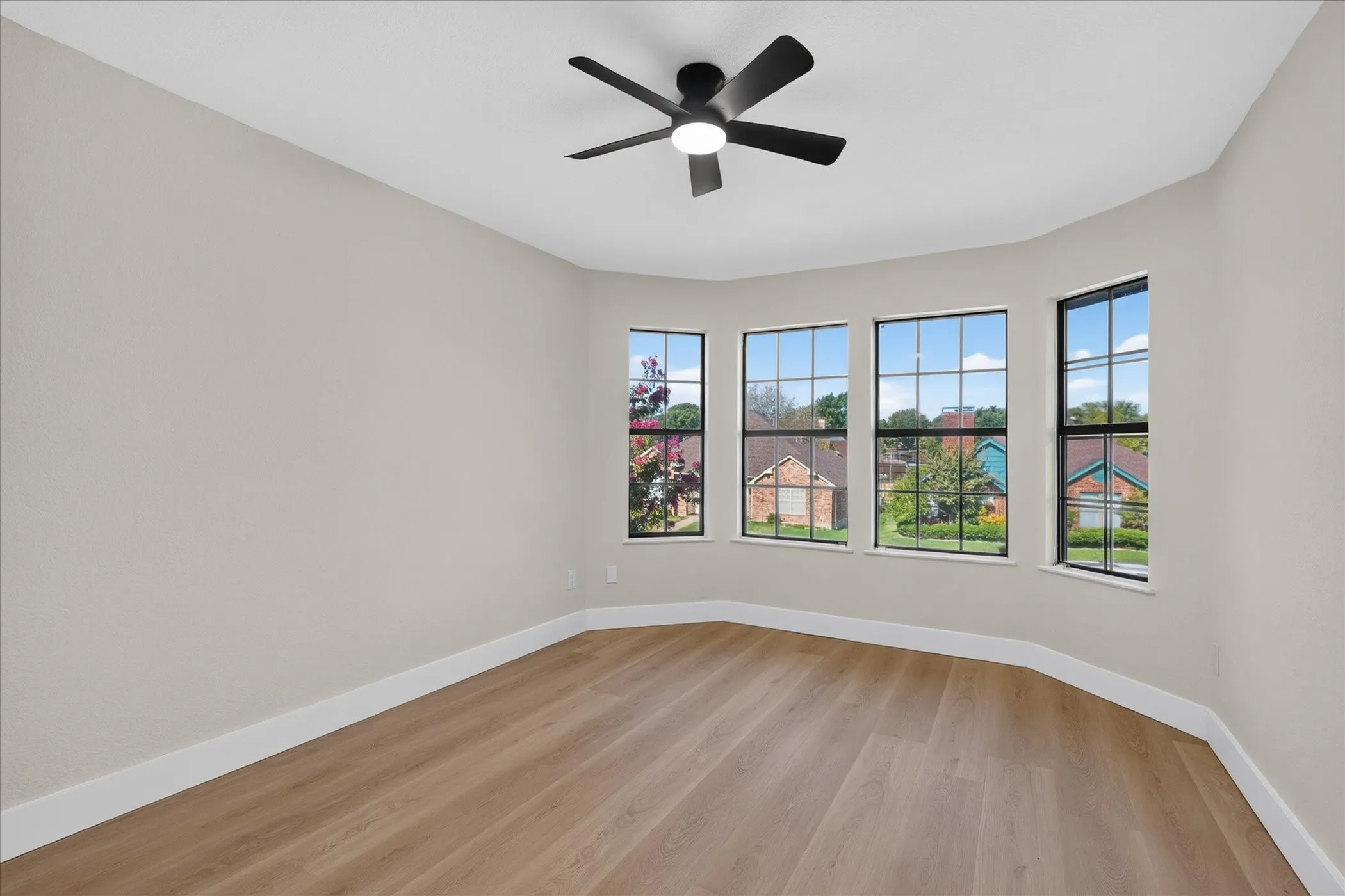 Single Family Residence For Sale in Denton County , 4206 Harvest Hill Road, Carrollton, Texas 75010, 4 Bedroom, 4 Bathroom, 2 Garage spaces, 3,805 Sqft, built in 1985, mls#21387507, Real Estate Agent in Carrollton, Homes For Sale in Denton county, Homes For Sale in Carrollton, Realtor in Carrollton Texas, Real Estate Brokerage Independent Realty Texas, Luminita Cordes Realtor