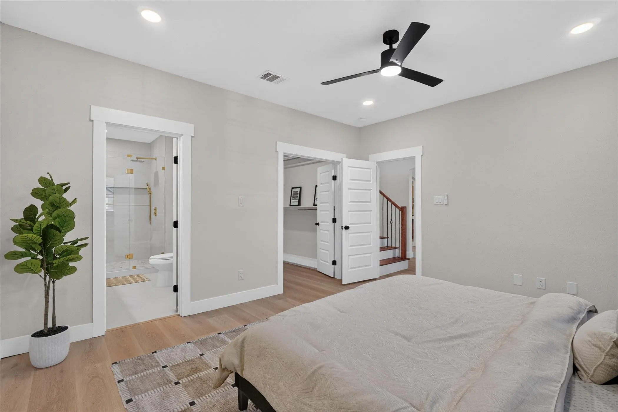 Single Family Residence For Sale in Denton County , 4206 Harvest Hill Road, Carrollton, Texas 75010, 4 Bedroom, 4 Bathroom, 2 Garage spaces, 3,805 Sqft, built in 1985, mls#21387507, Real Estate Agent in Carrollton, Homes For Sale in Denton county, Homes For Sale in Carrollton, Realtor in Carrollton Texas, Real Estate Brokerage Independent Realty Texas, Luminita Cordes Realtor